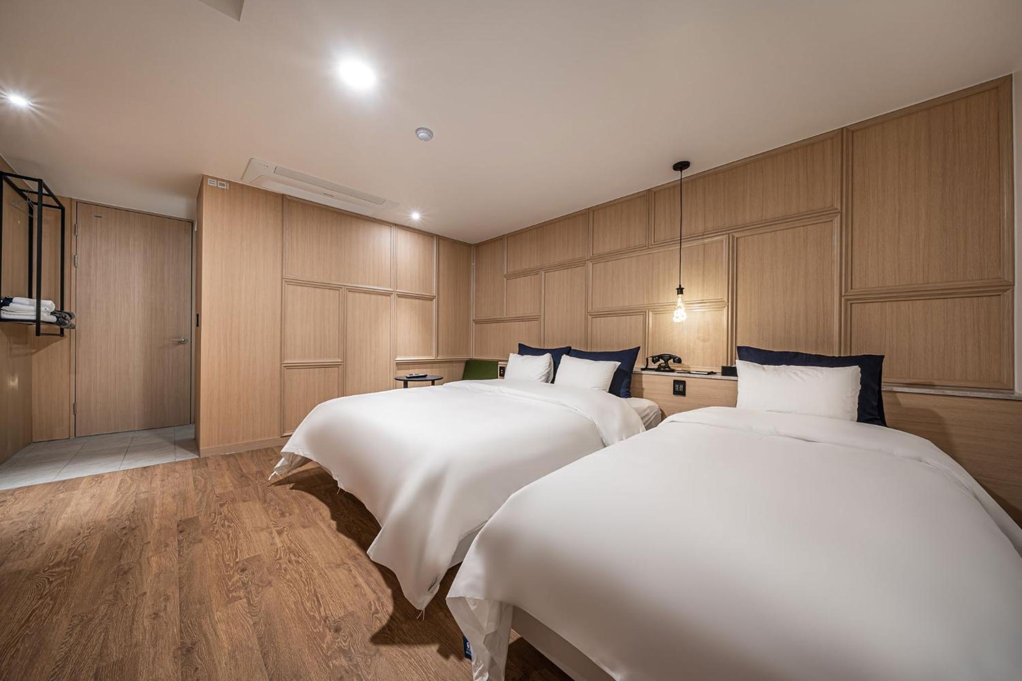 Deluxe Double or Twin Room - Photo 5