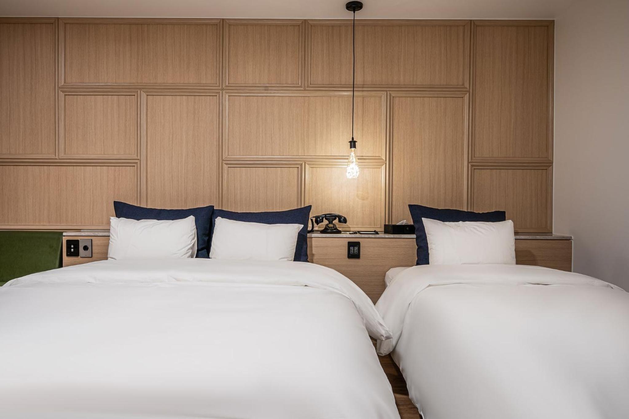 Deluxe Double or Twin Room - Photo 6