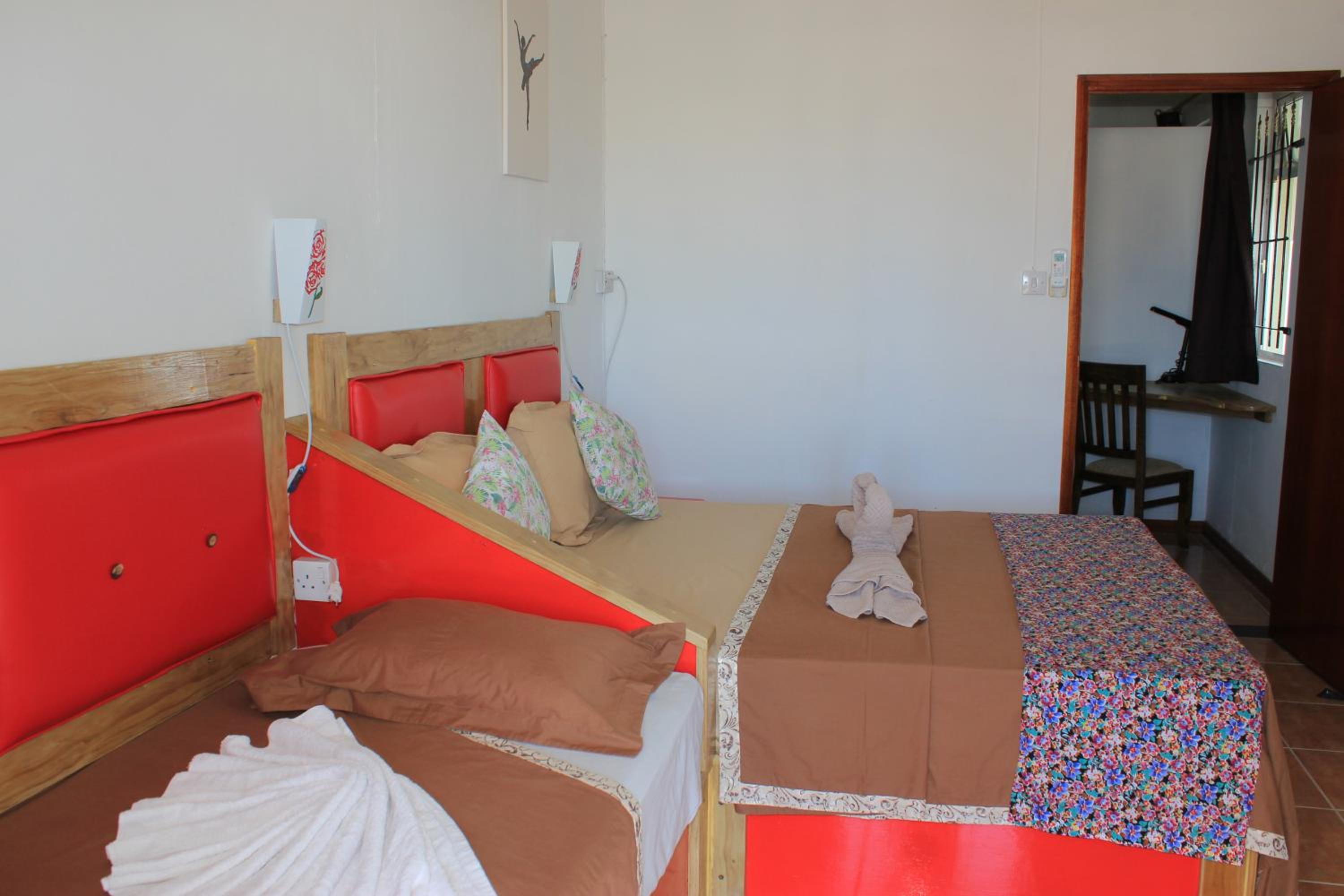 Standard Triple Room photo 2