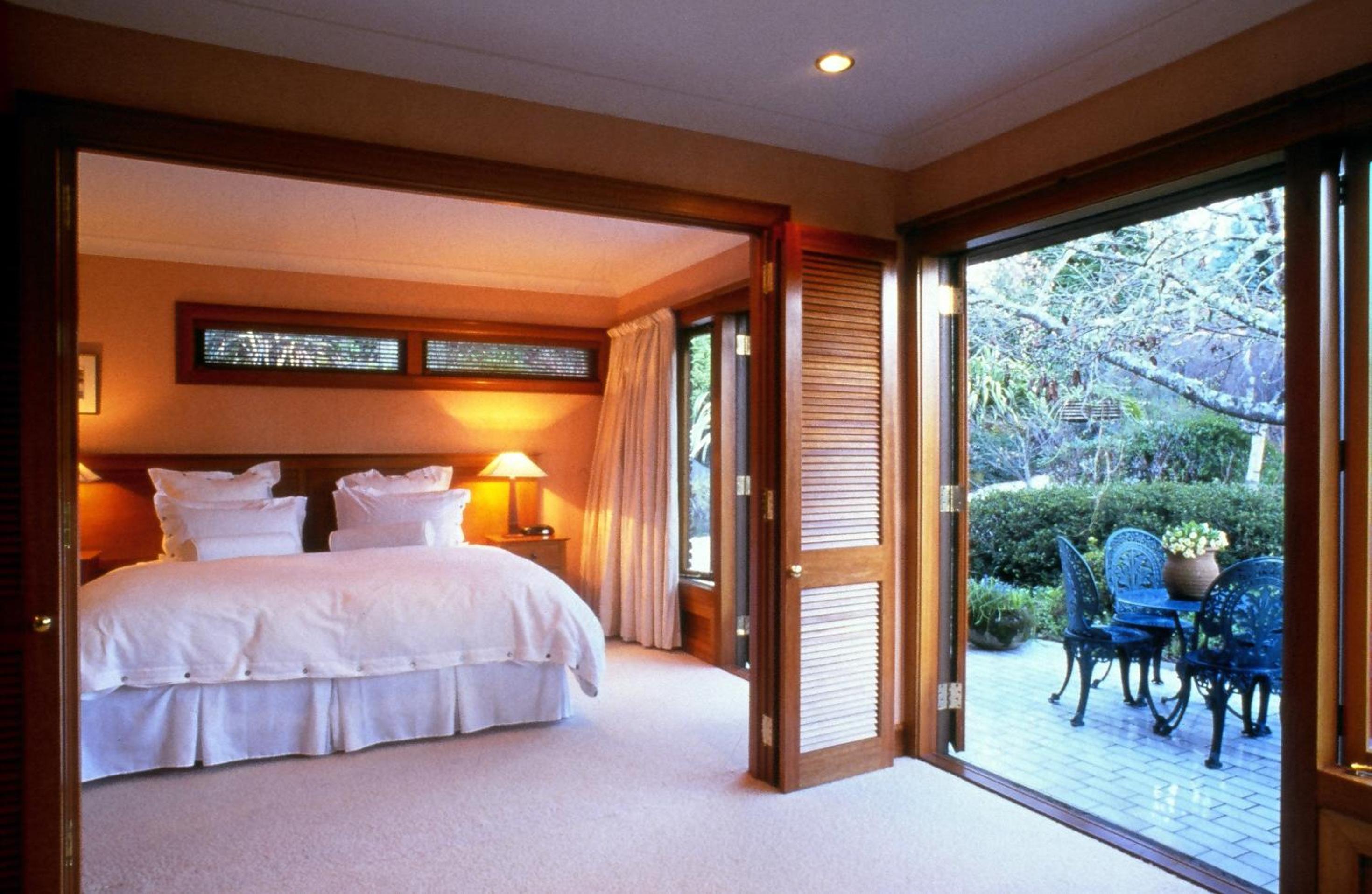 One-Bedroom Suite - Photo 2