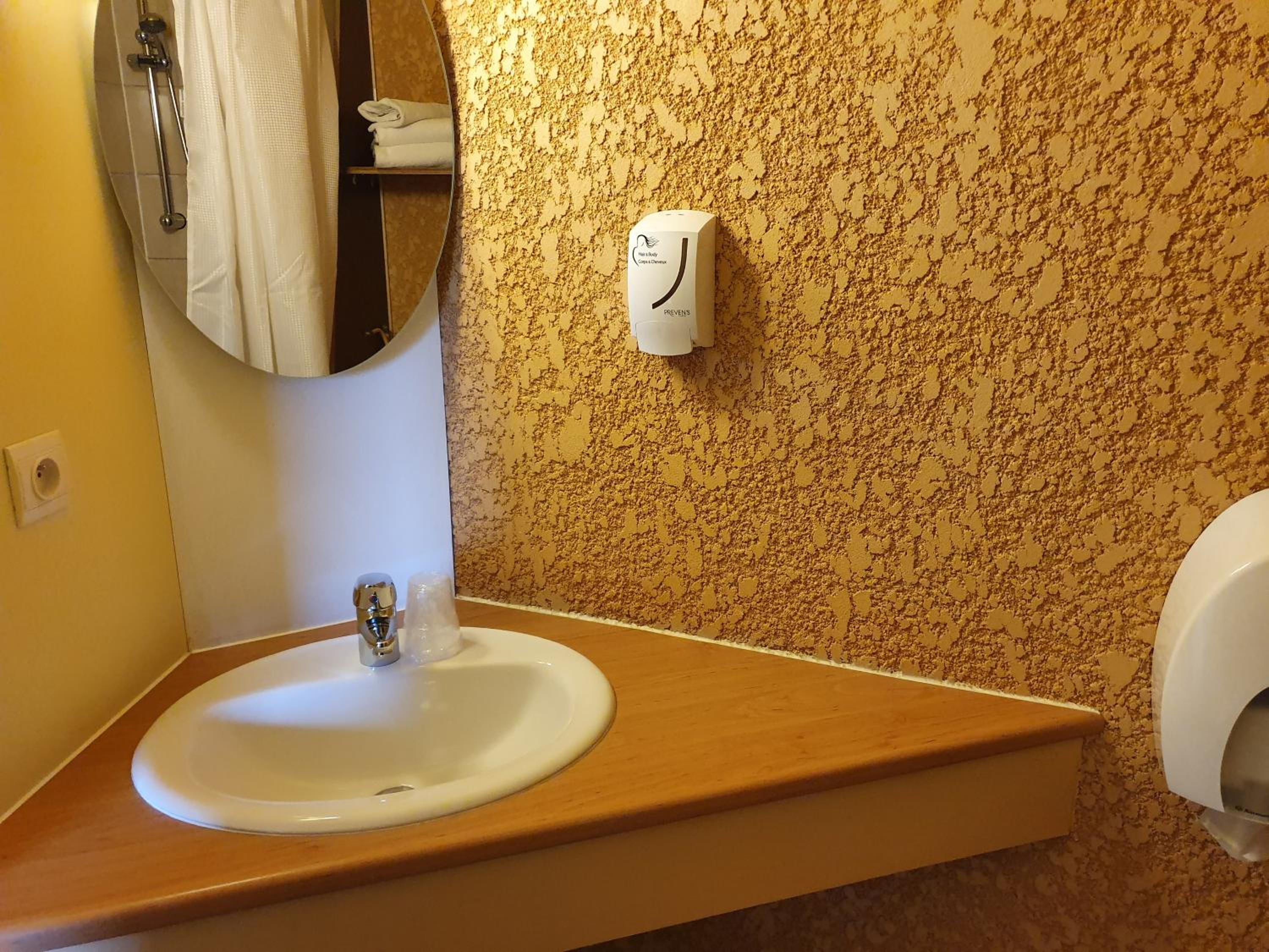 Double Room - Photo 2