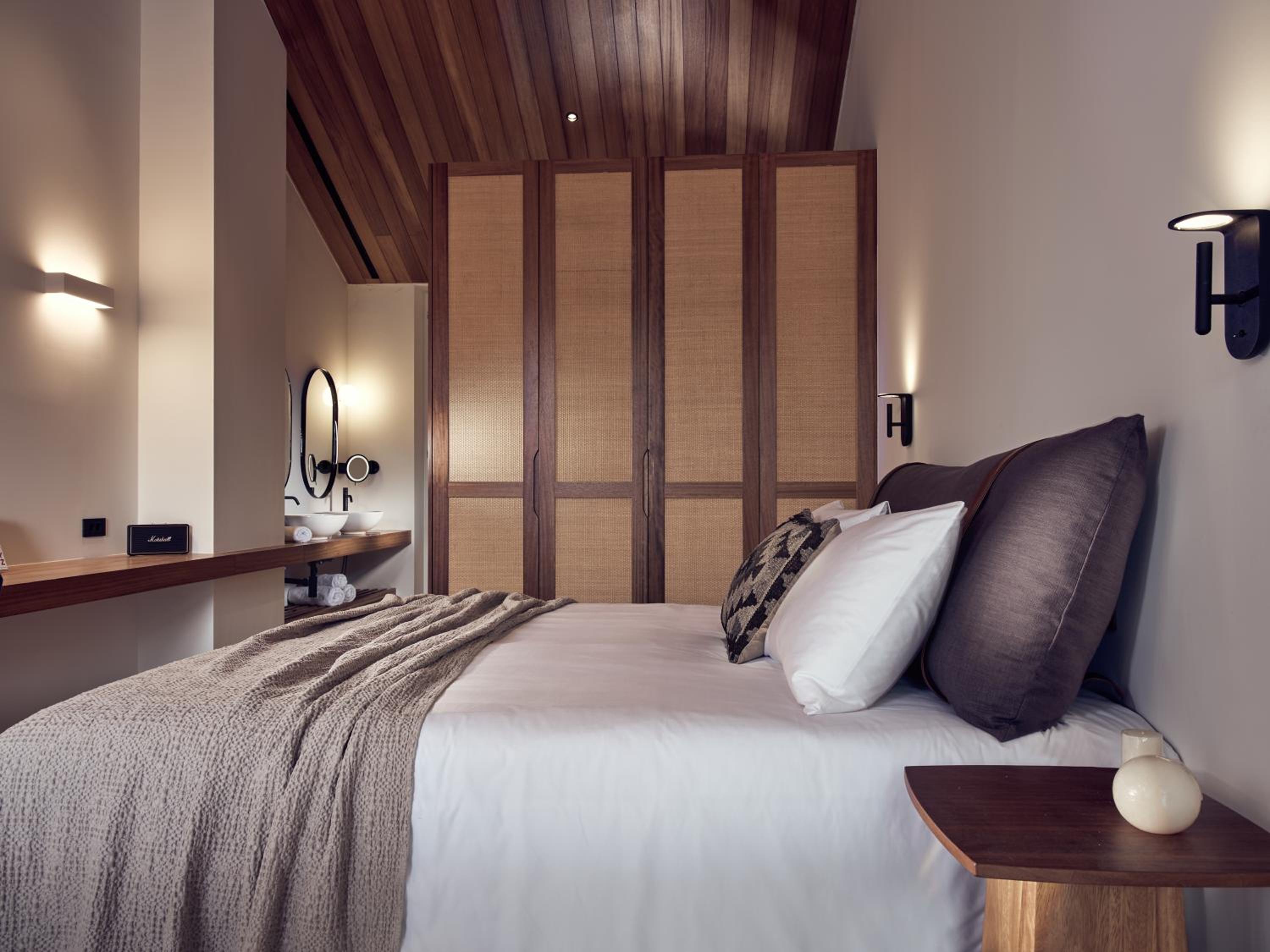 Upper Floor Suite  photo 2