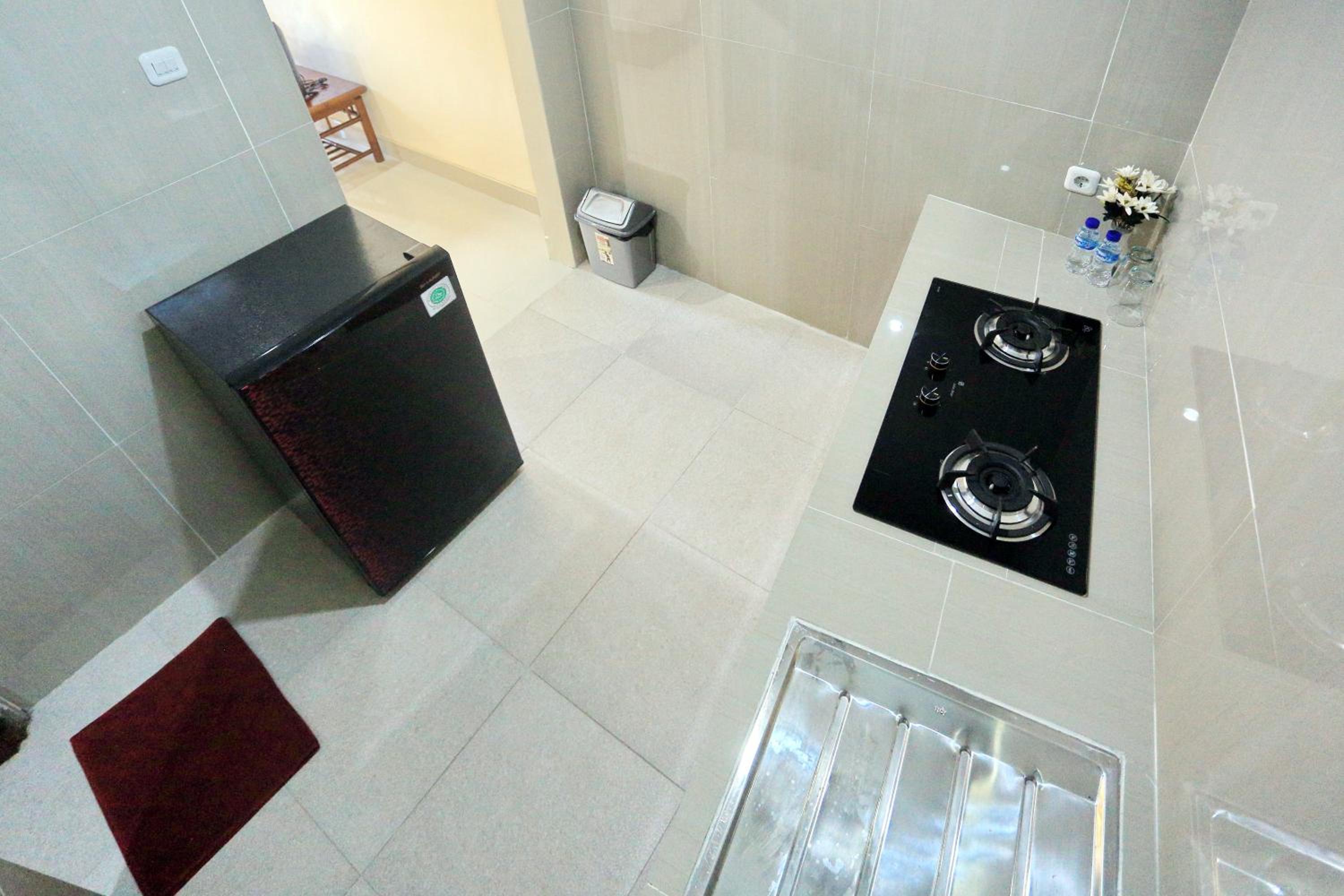 Deluxe Room - Photo 16