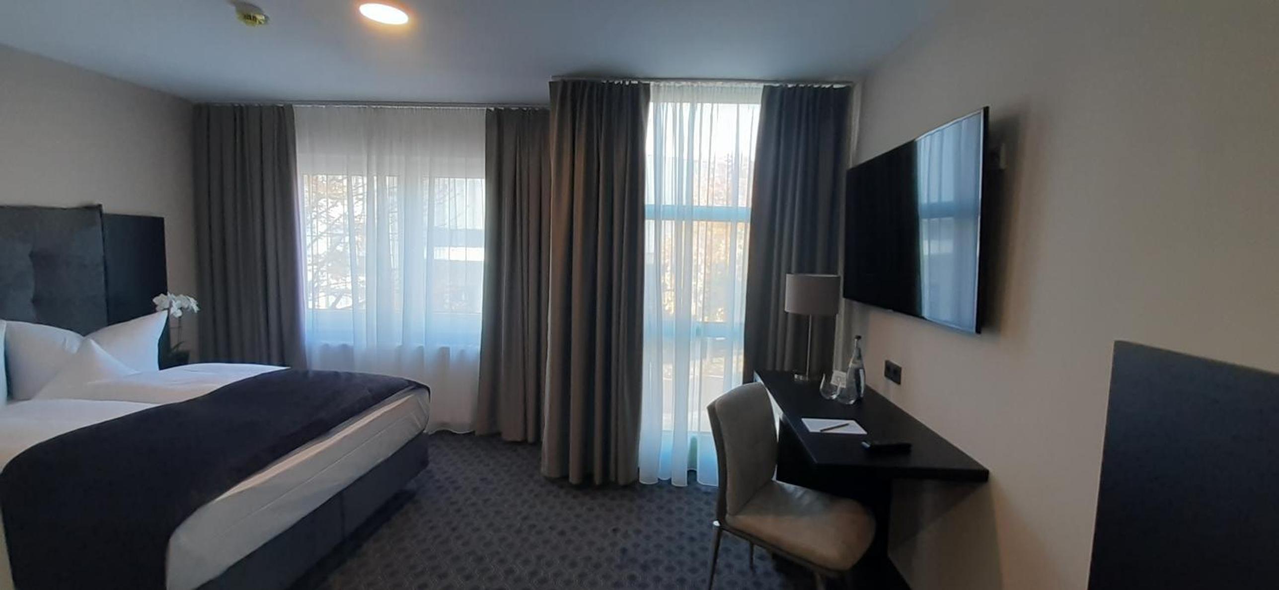 Double Room - Photo 2