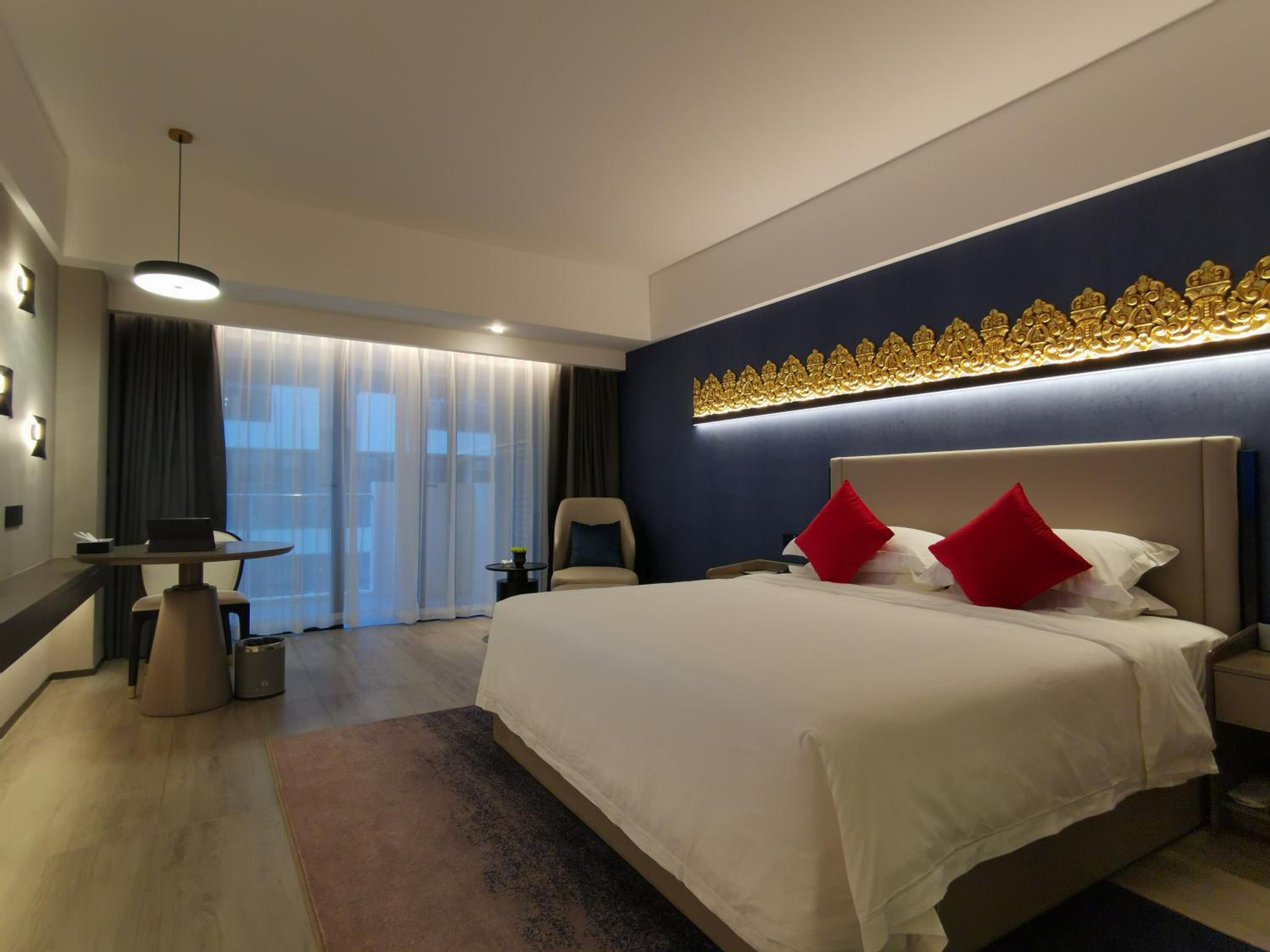 Executive King Room - Photo 6
