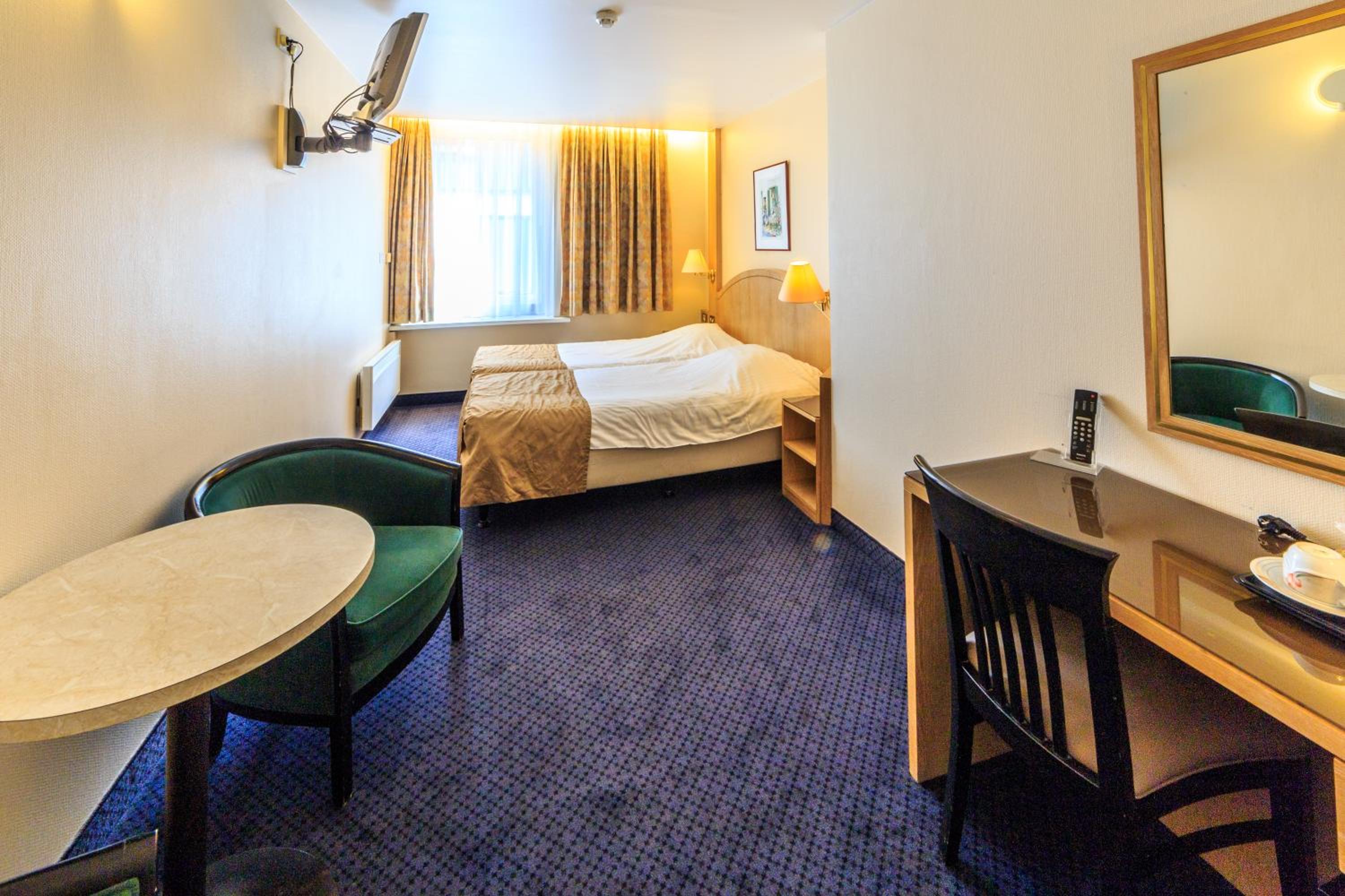 Superior Double or Twin Room photo 2