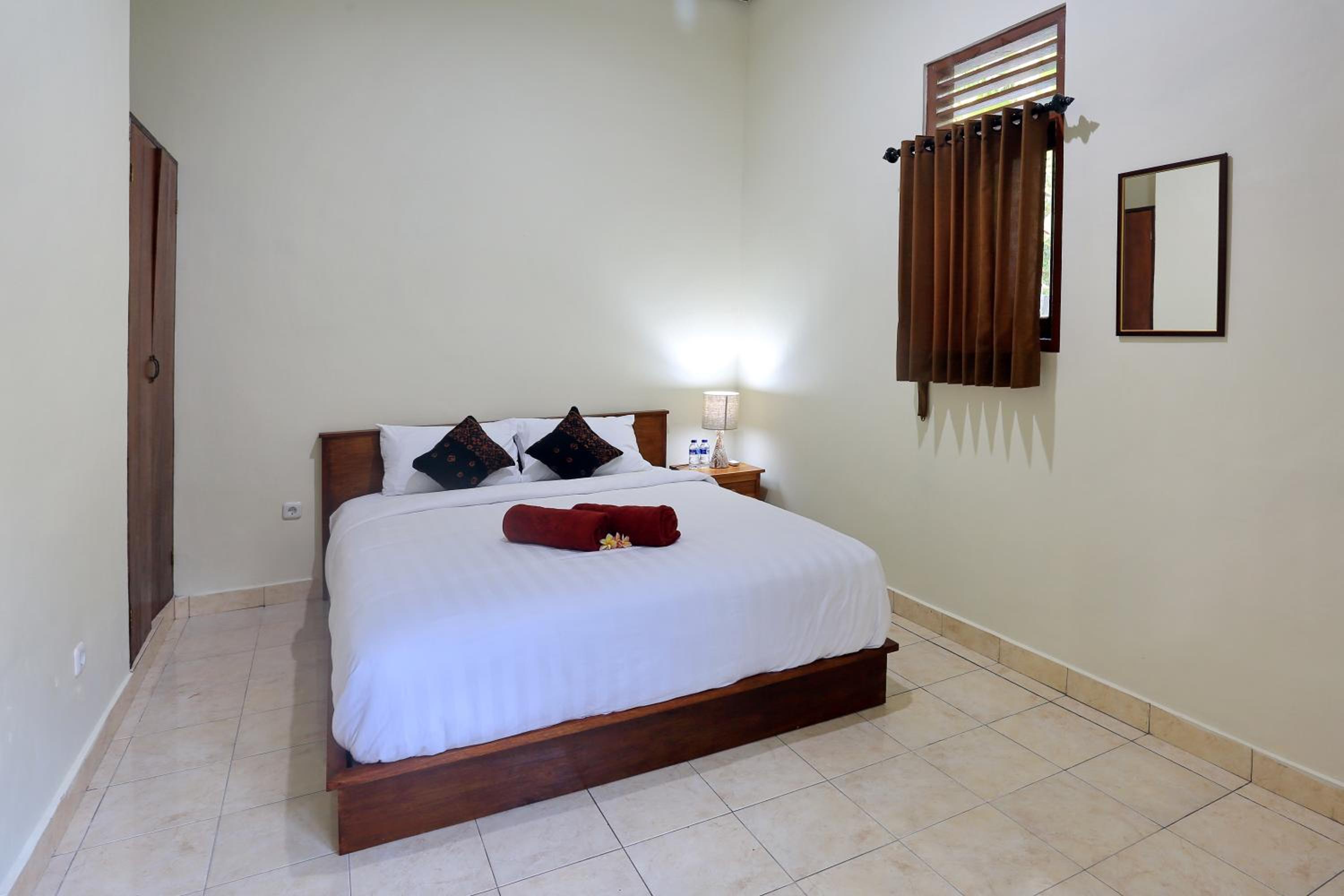 Standard Queen Room - Photo 16