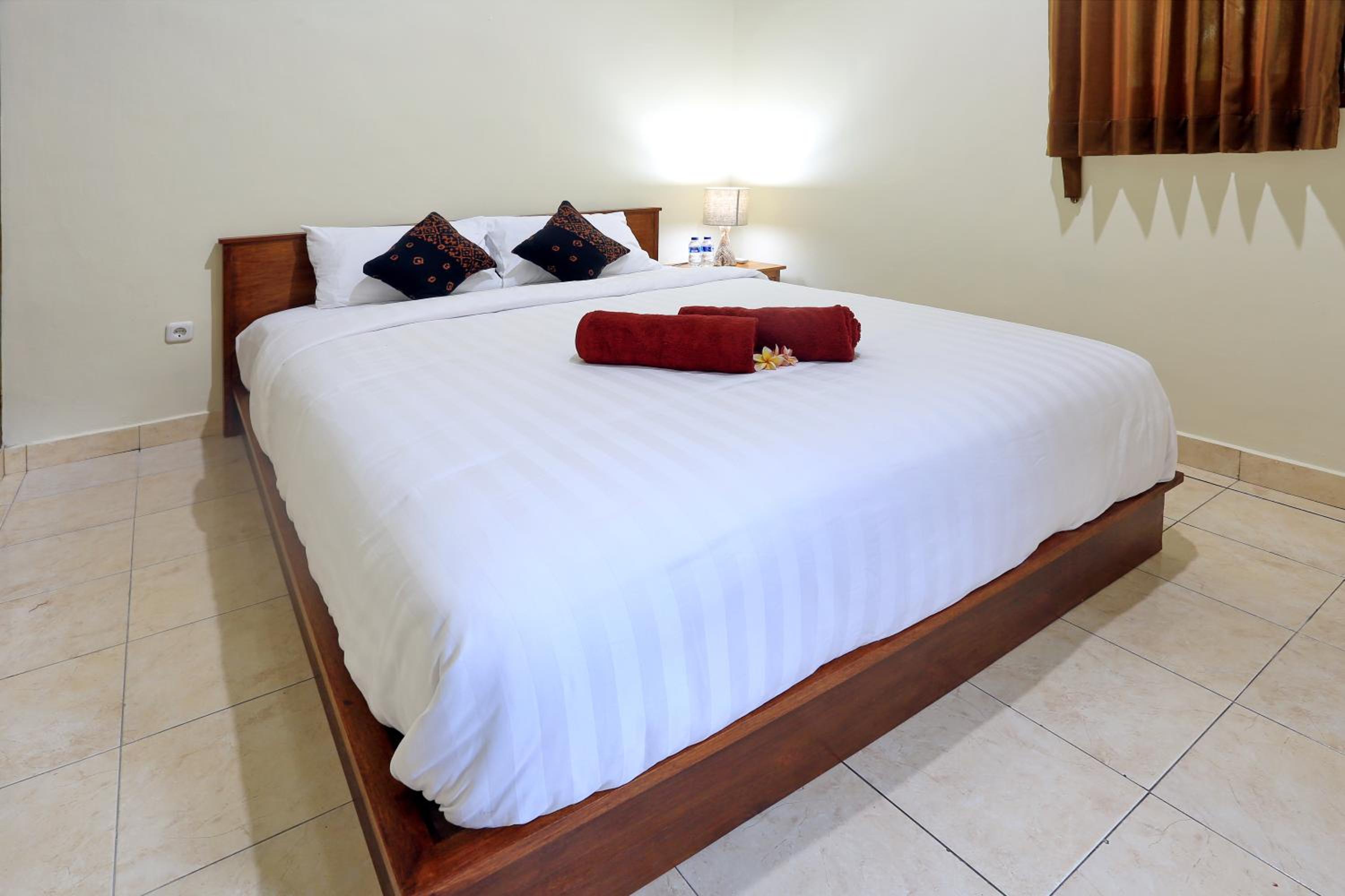 Standard Queen Room - Photo 17