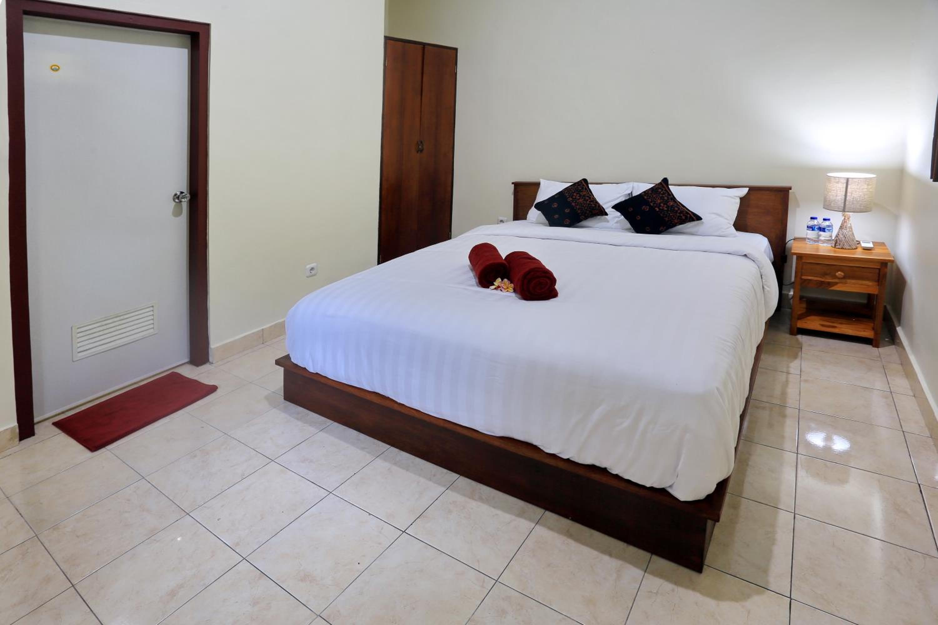 Standard Queen Room - Photo 20