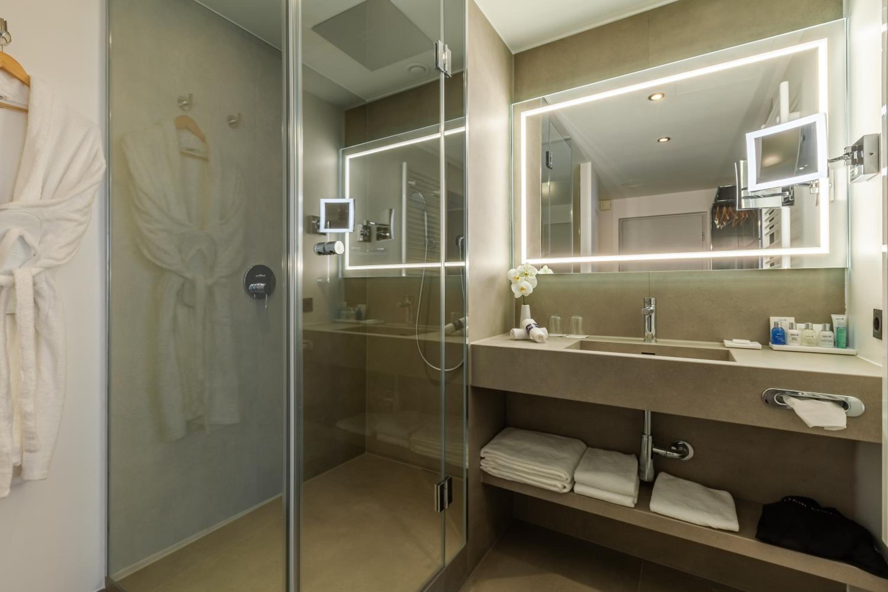 Space Double Room