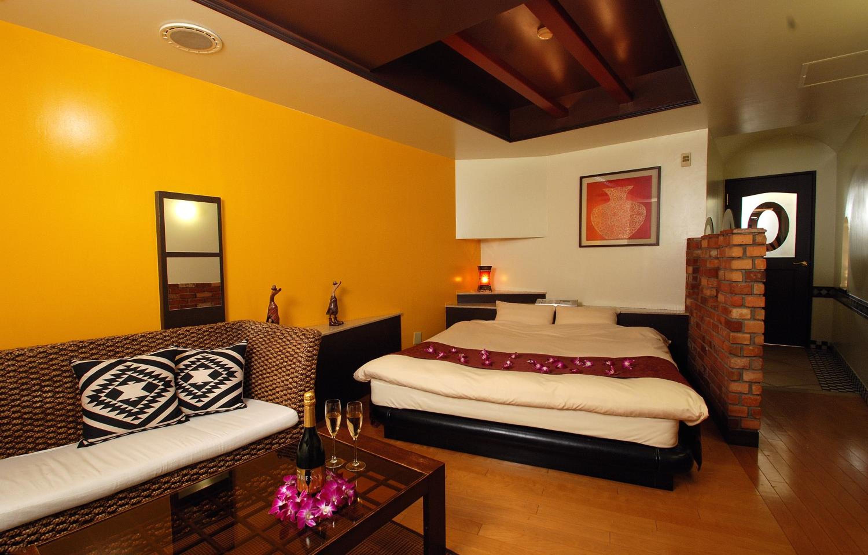 Standard Double Room - Photo 8