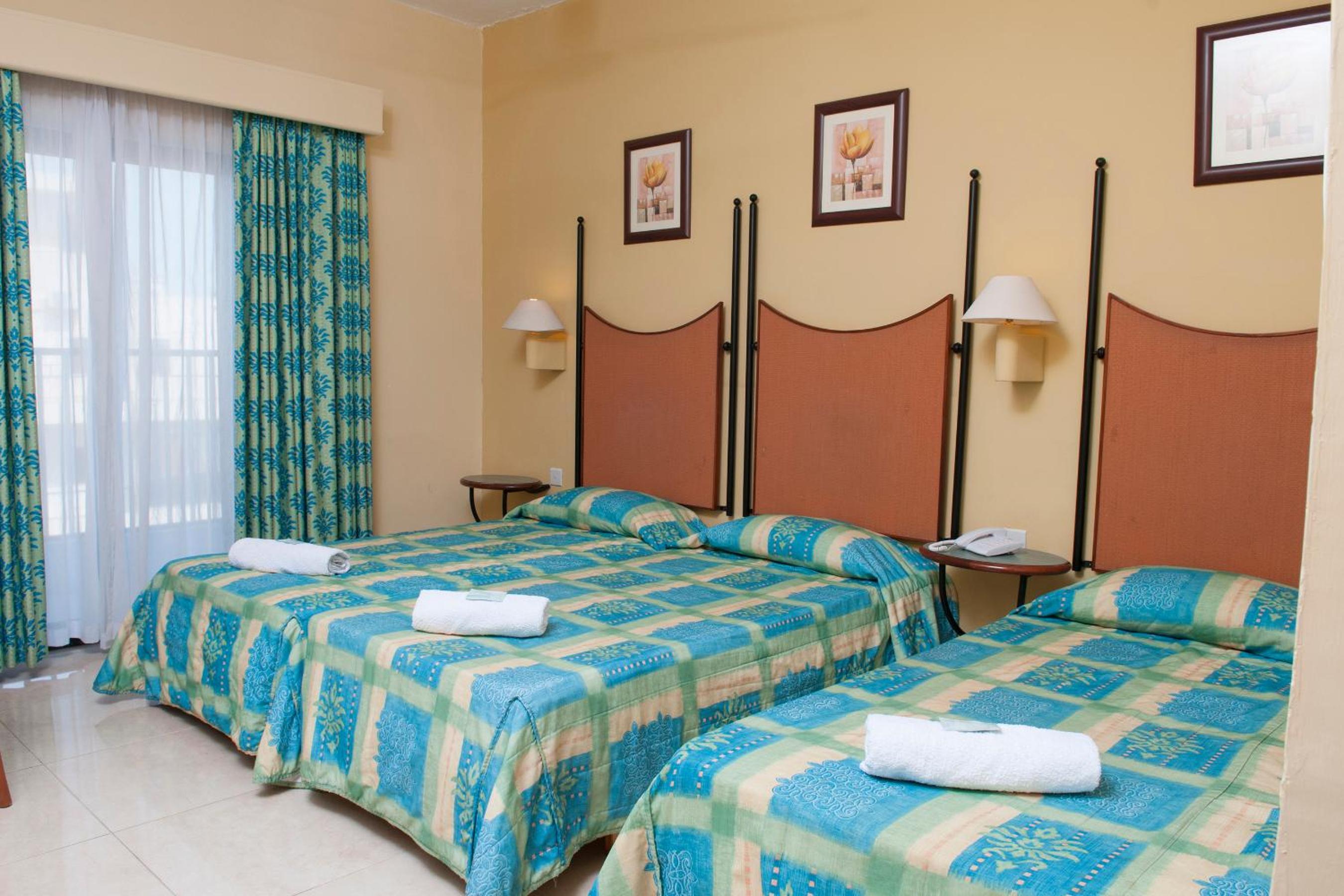 Budget Triple Room With Internal View