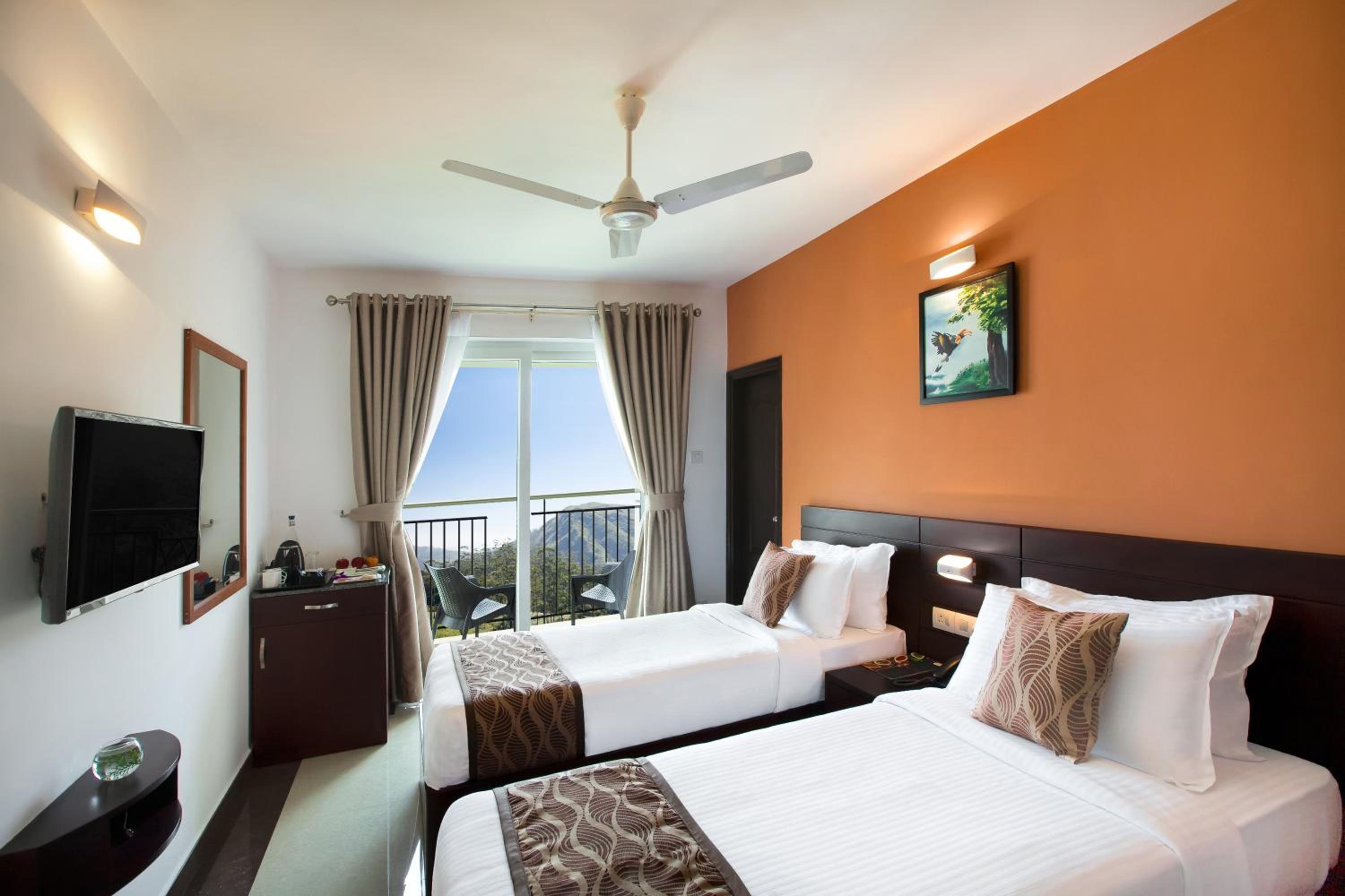 1 Bed Room Family Room With Balcony