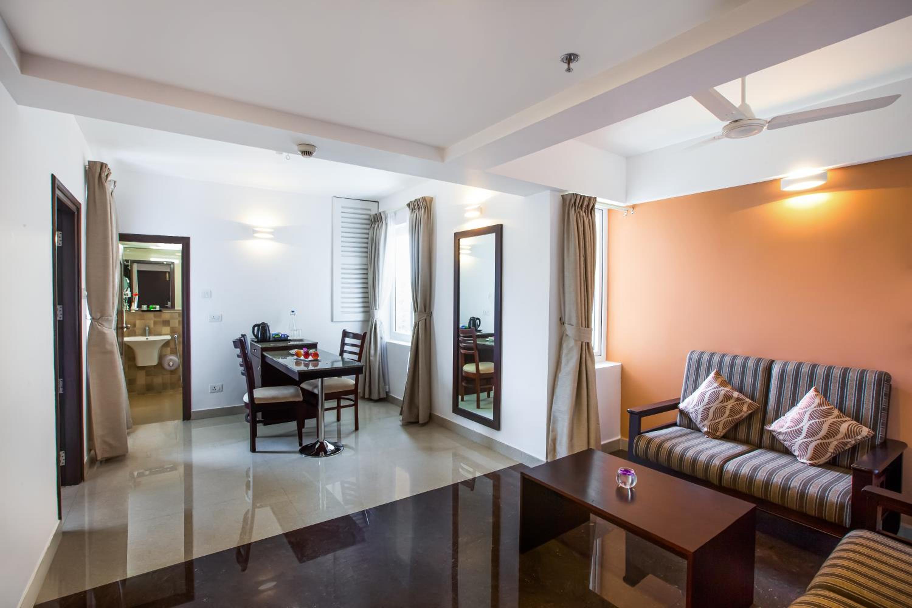 2 Bed Room Family Suite With Balcony - Photo 5