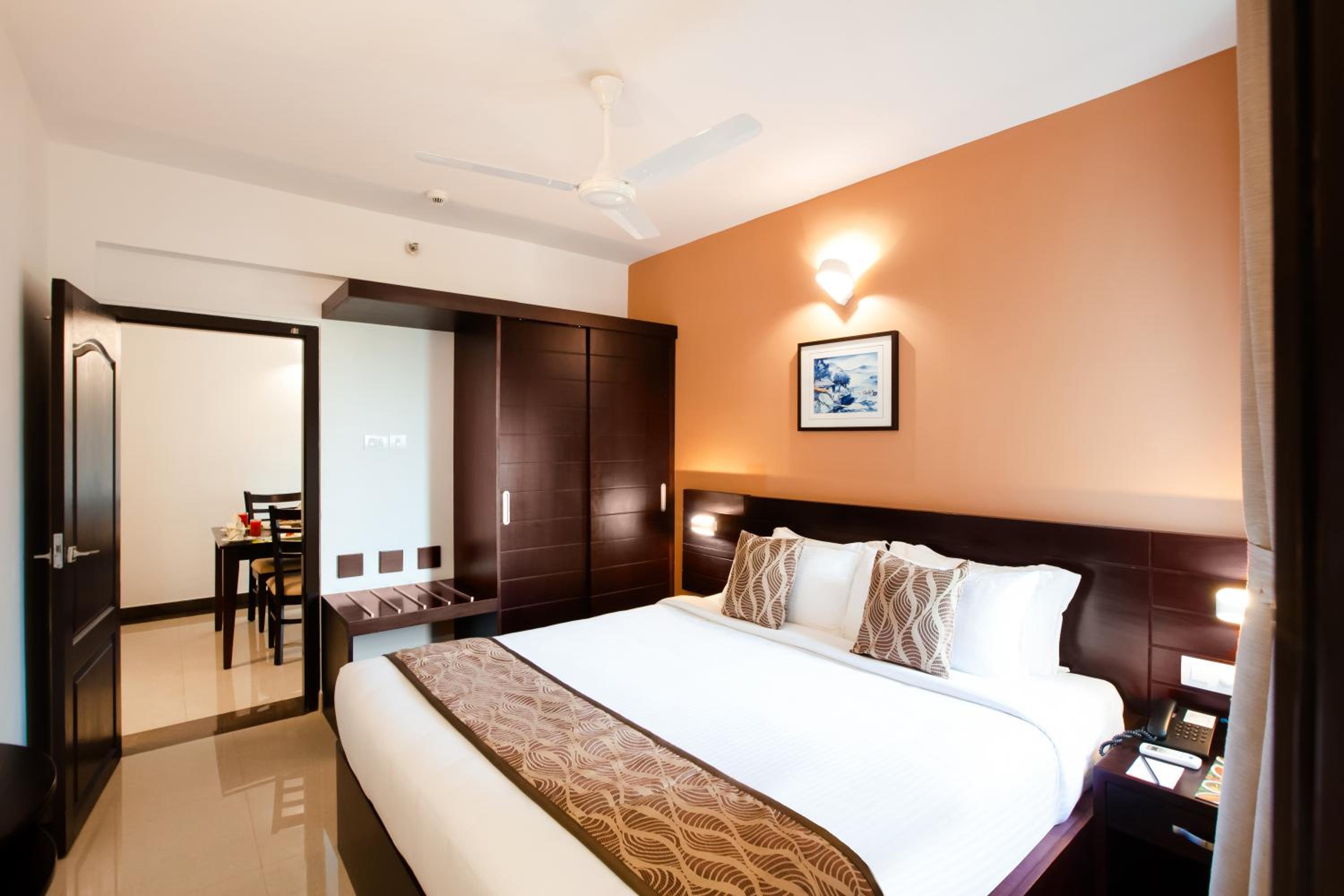 Privilege Suite With Balcony - Photo 4