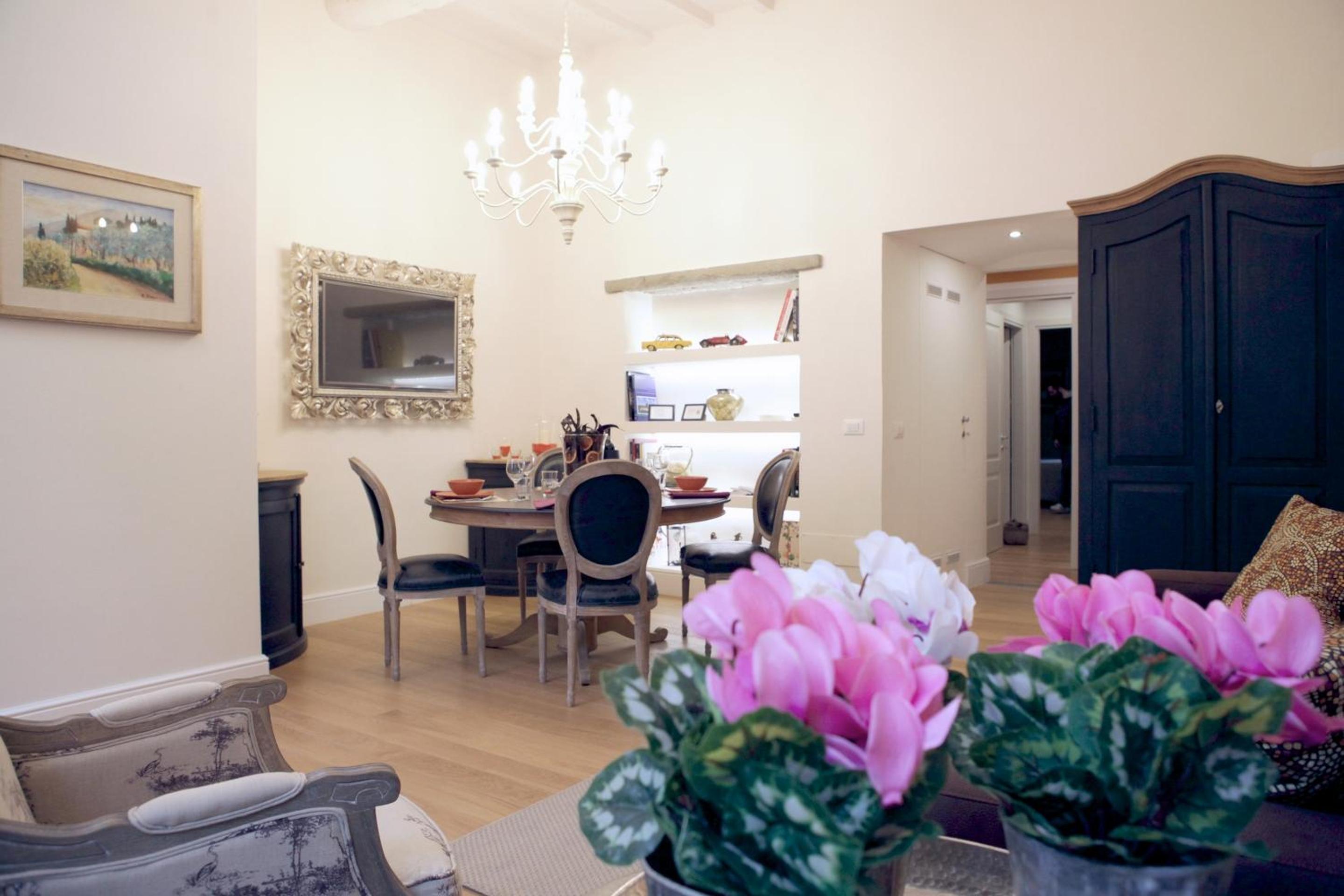 Apartment photo 2