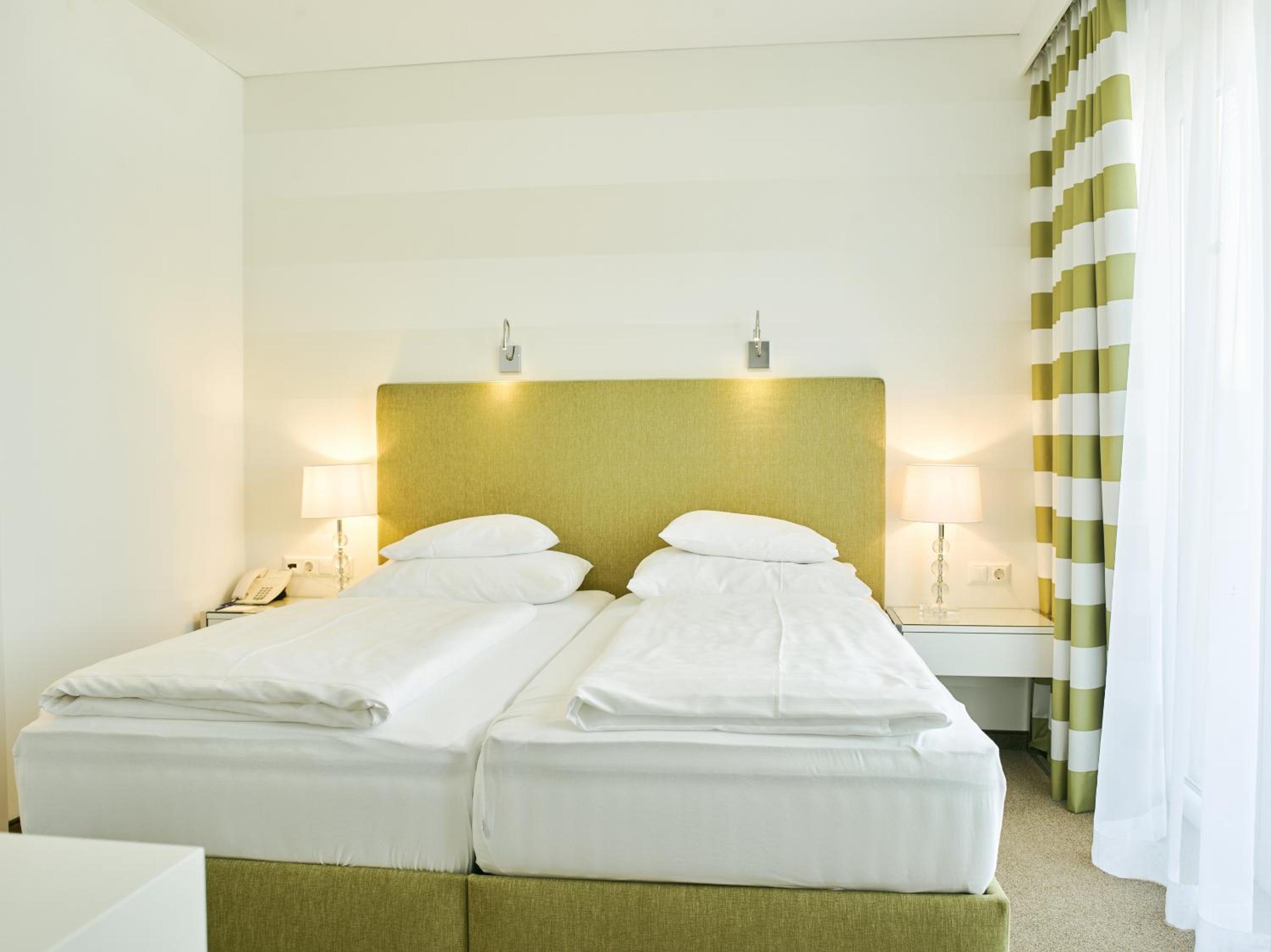 Suite - Photo 3