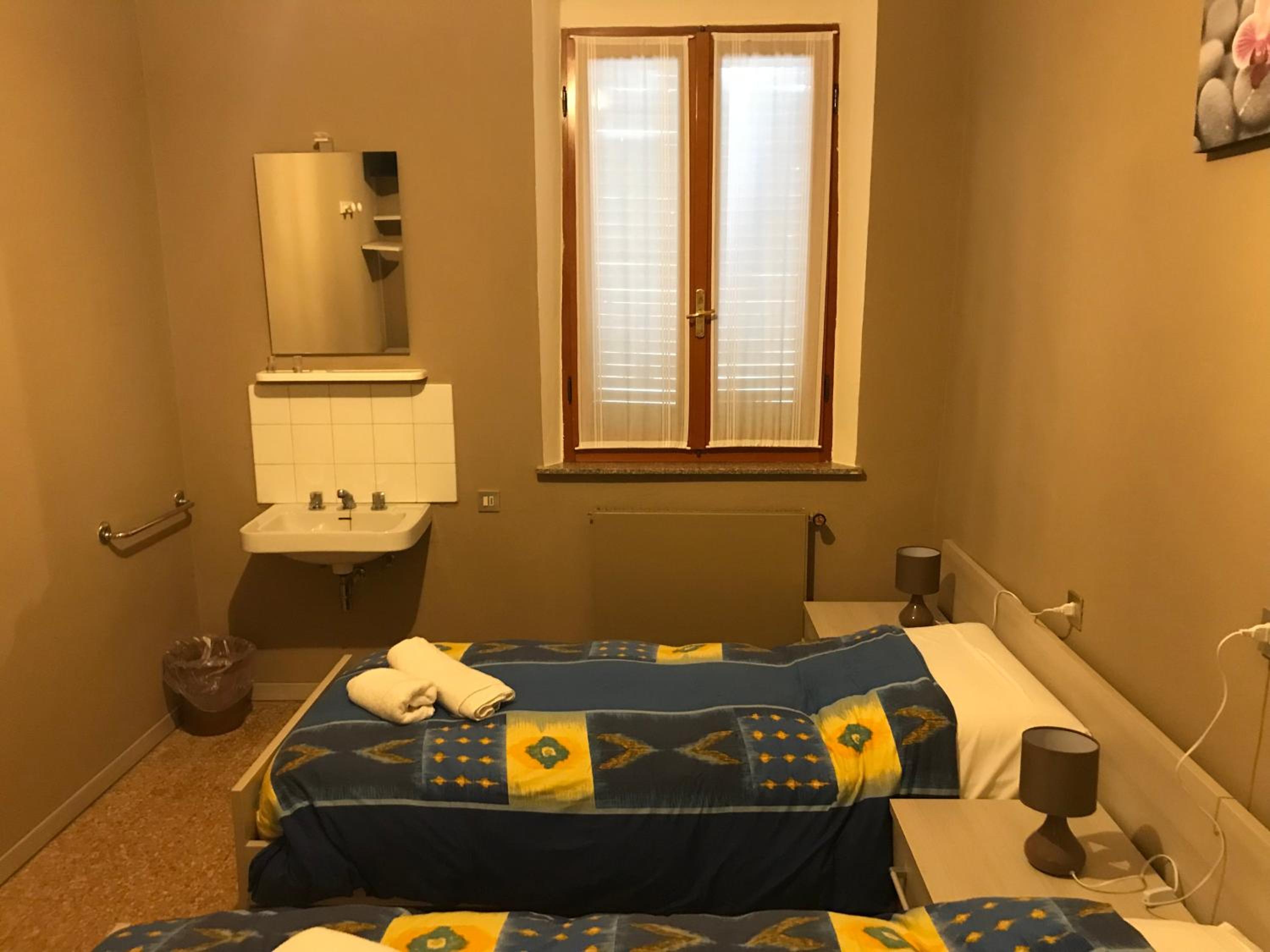 Budget Double or Twin Room - Photo 6