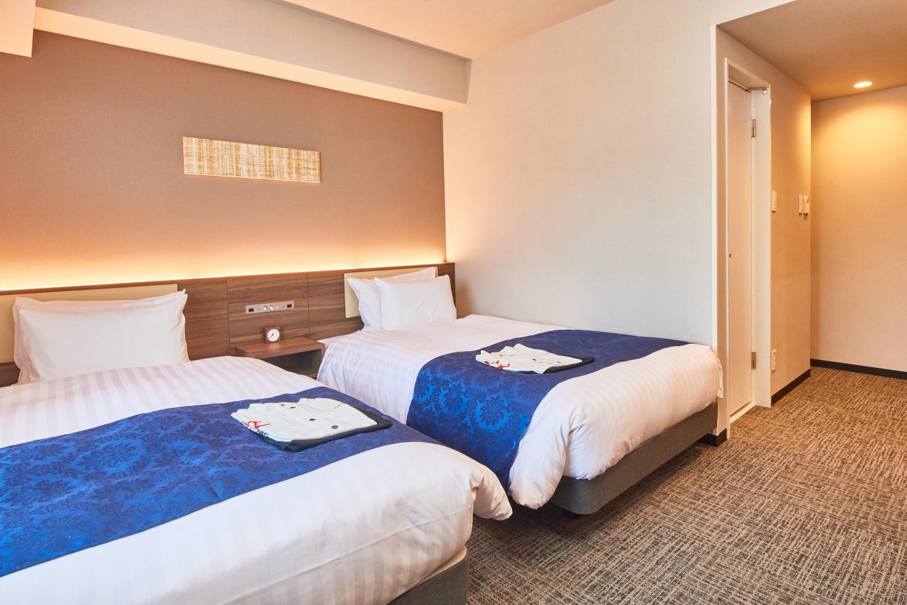Twin Room - Non-Smoking - Photo 1