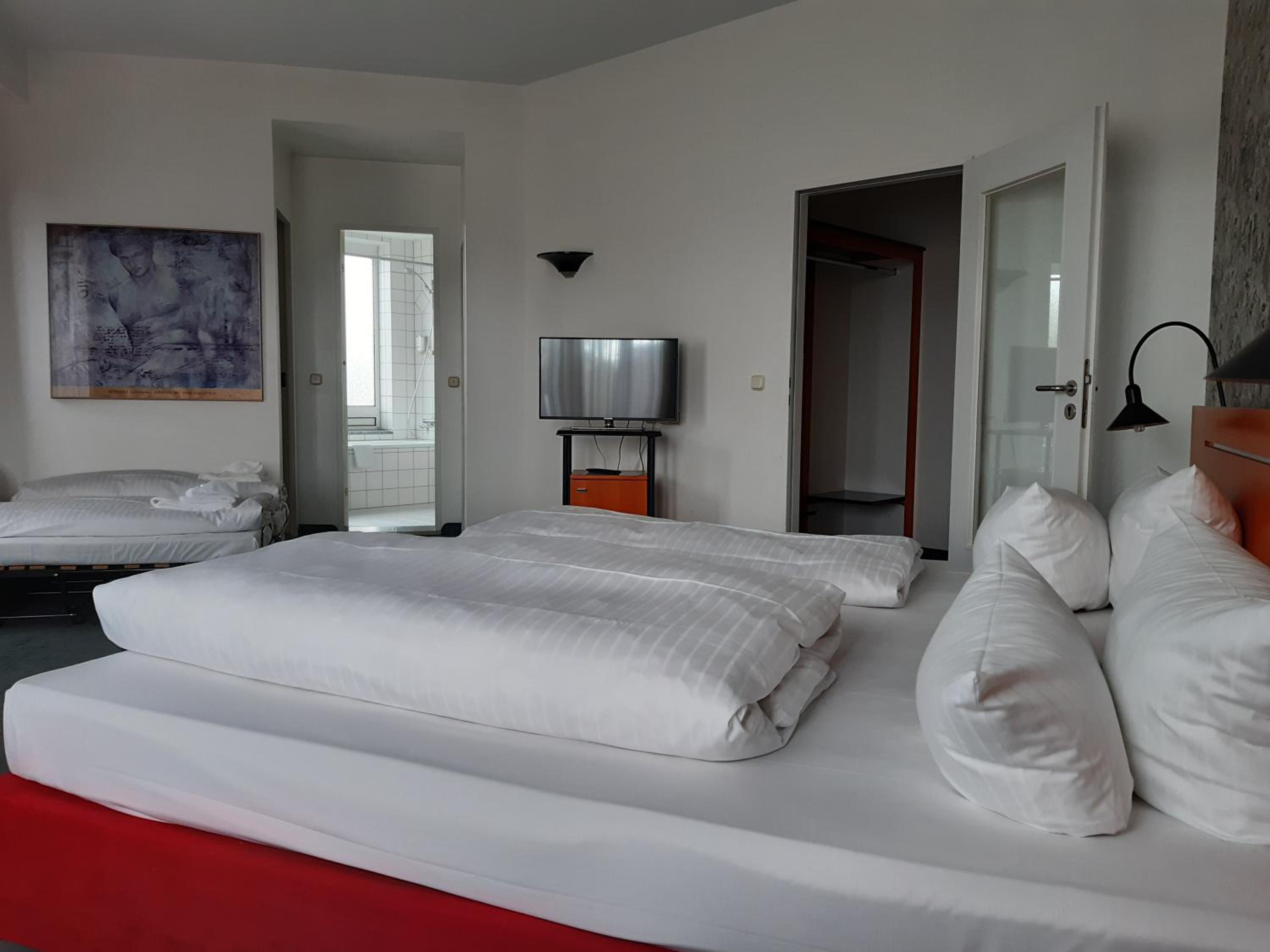 Good Morning Family Room - Photo 3