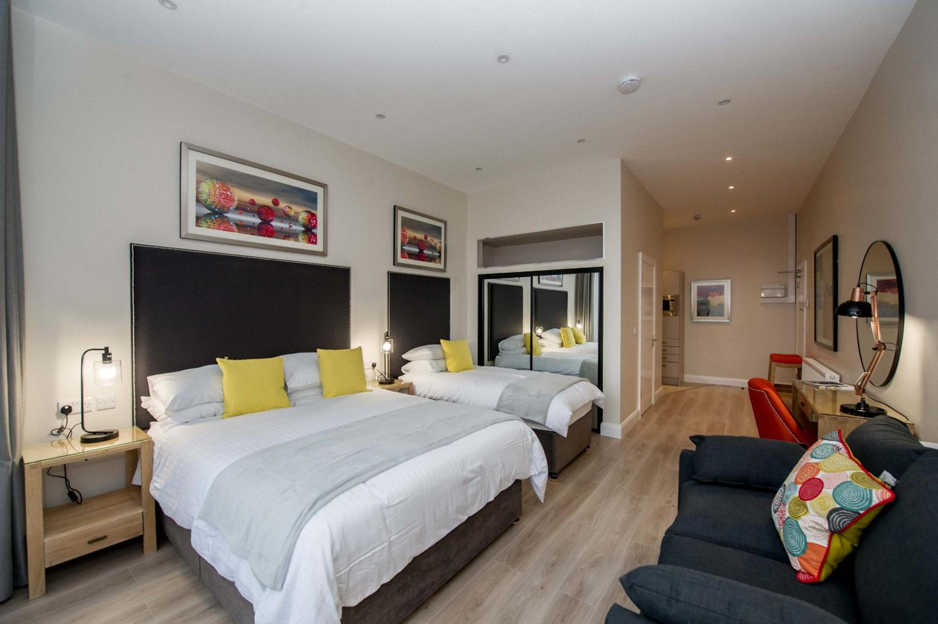 Superior Suite - Photo 16
