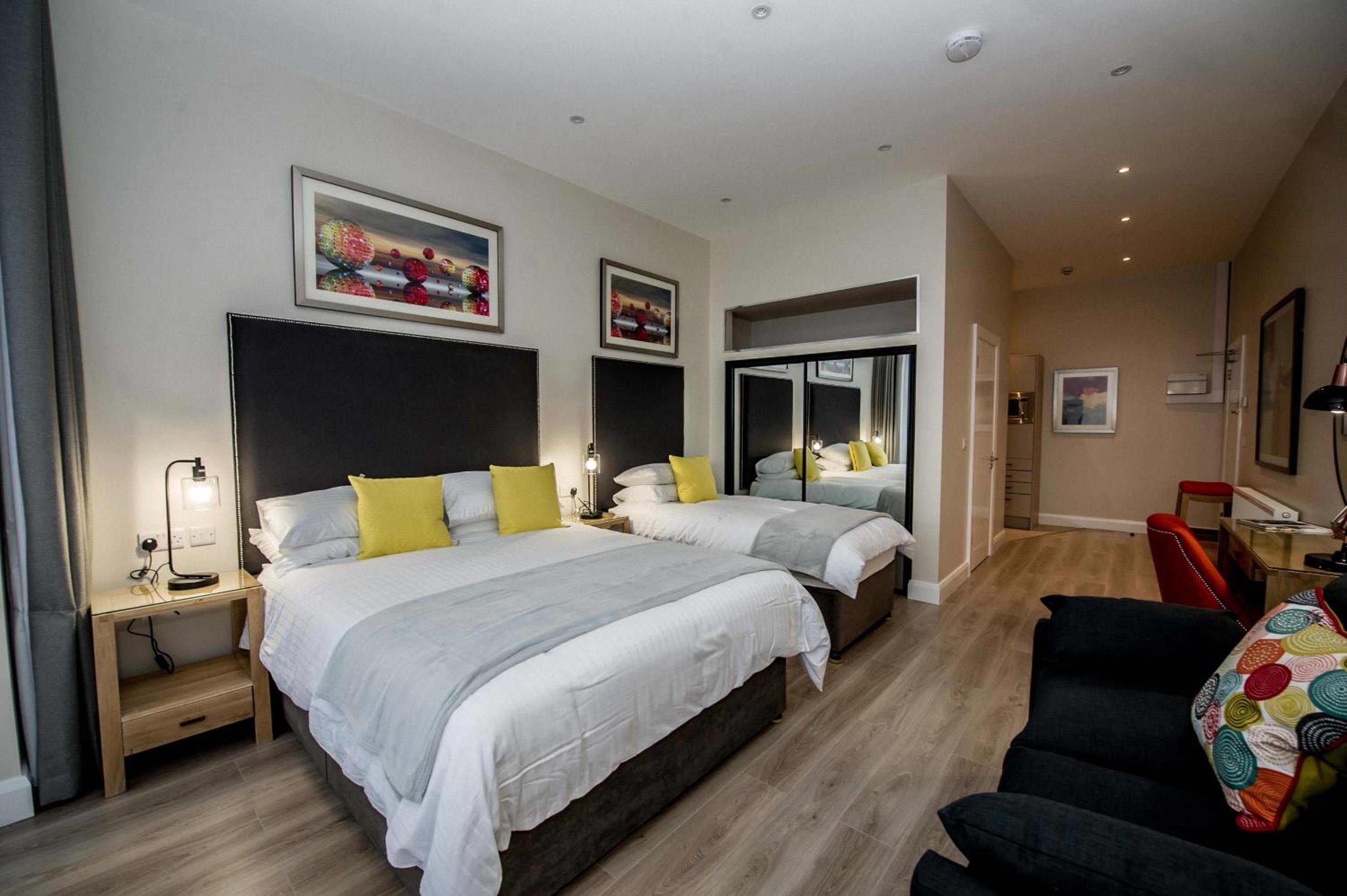 Superior Suite - Photo 18