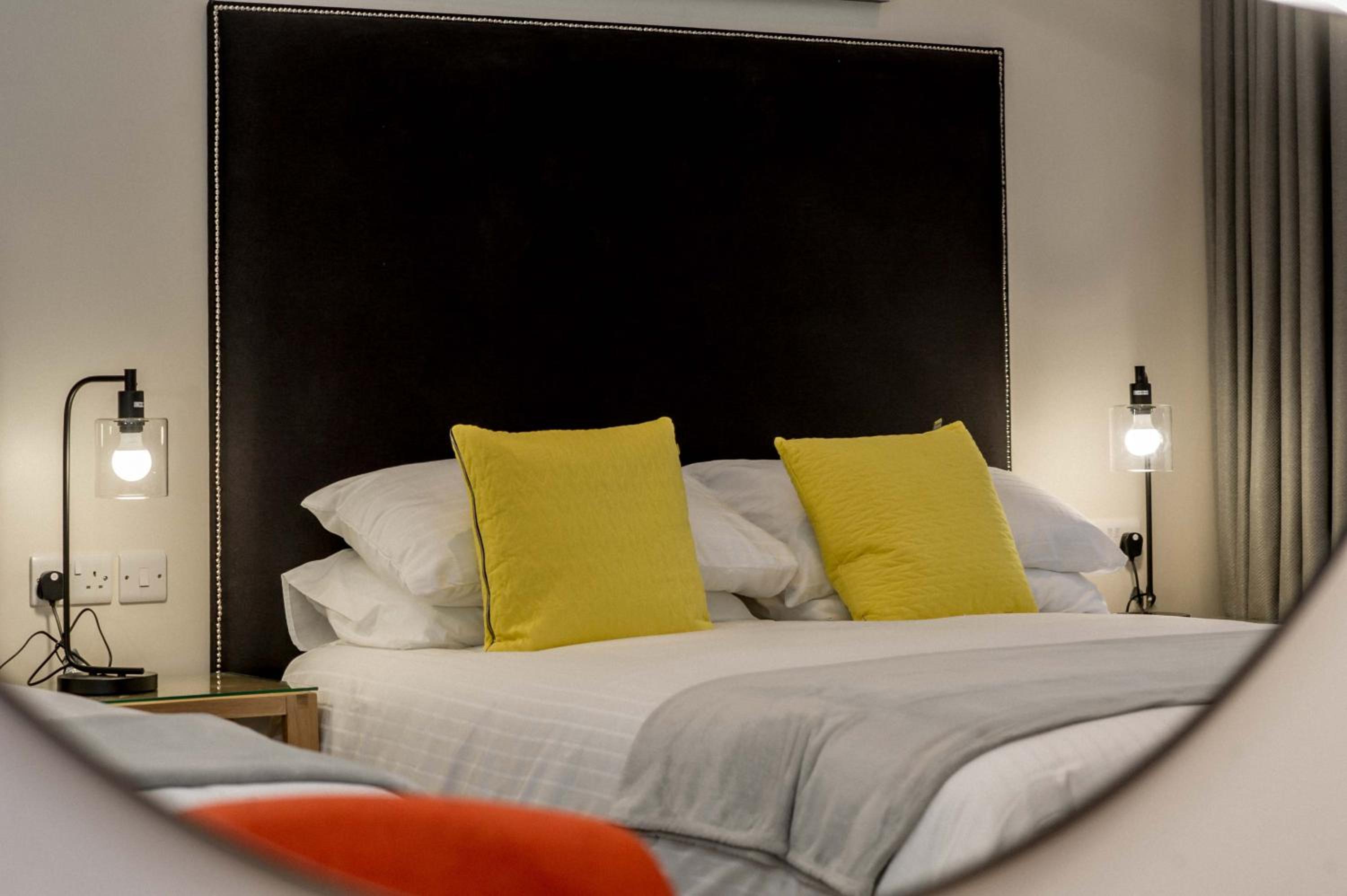Superior Suite - Photo 13