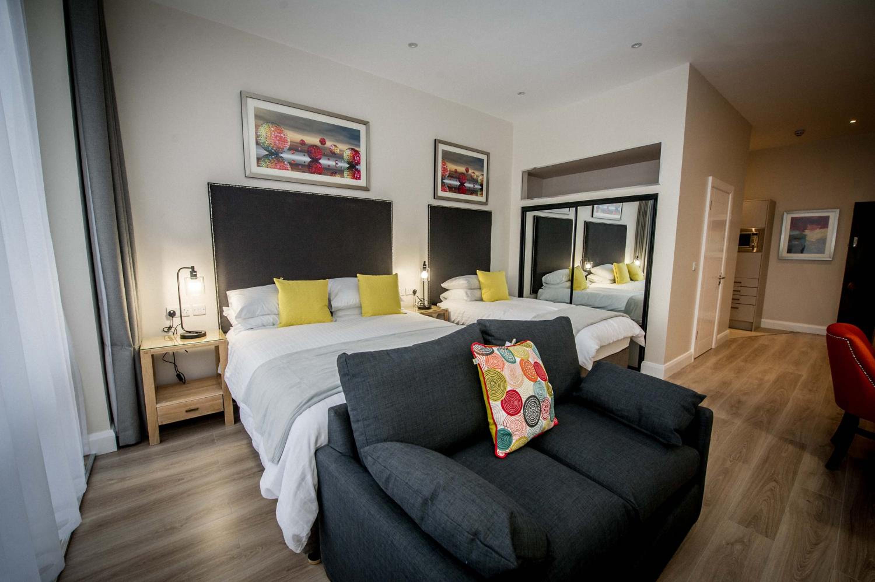 Superior Suite - Photo 6