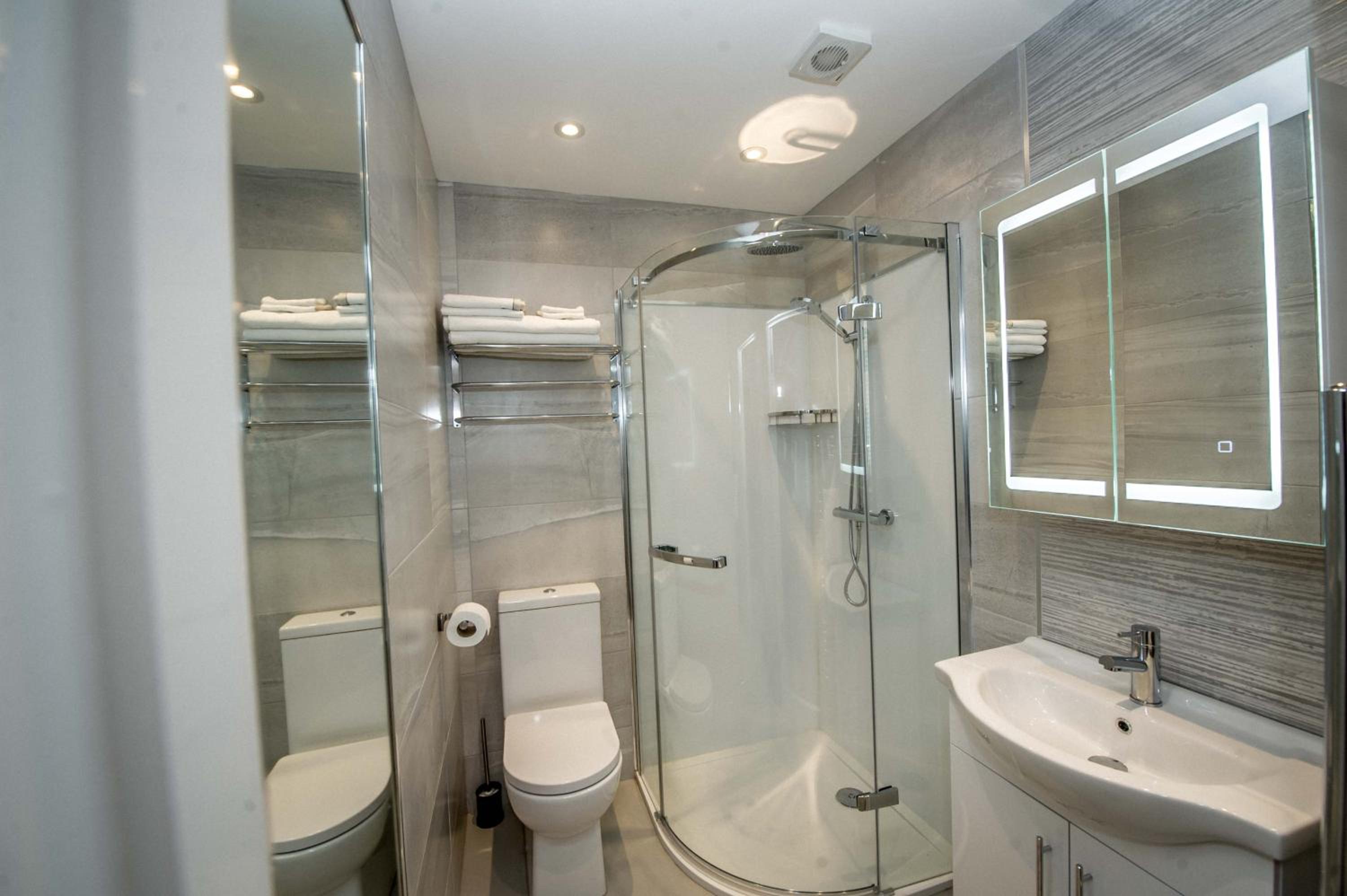 Deluxe Suite - Photo 26