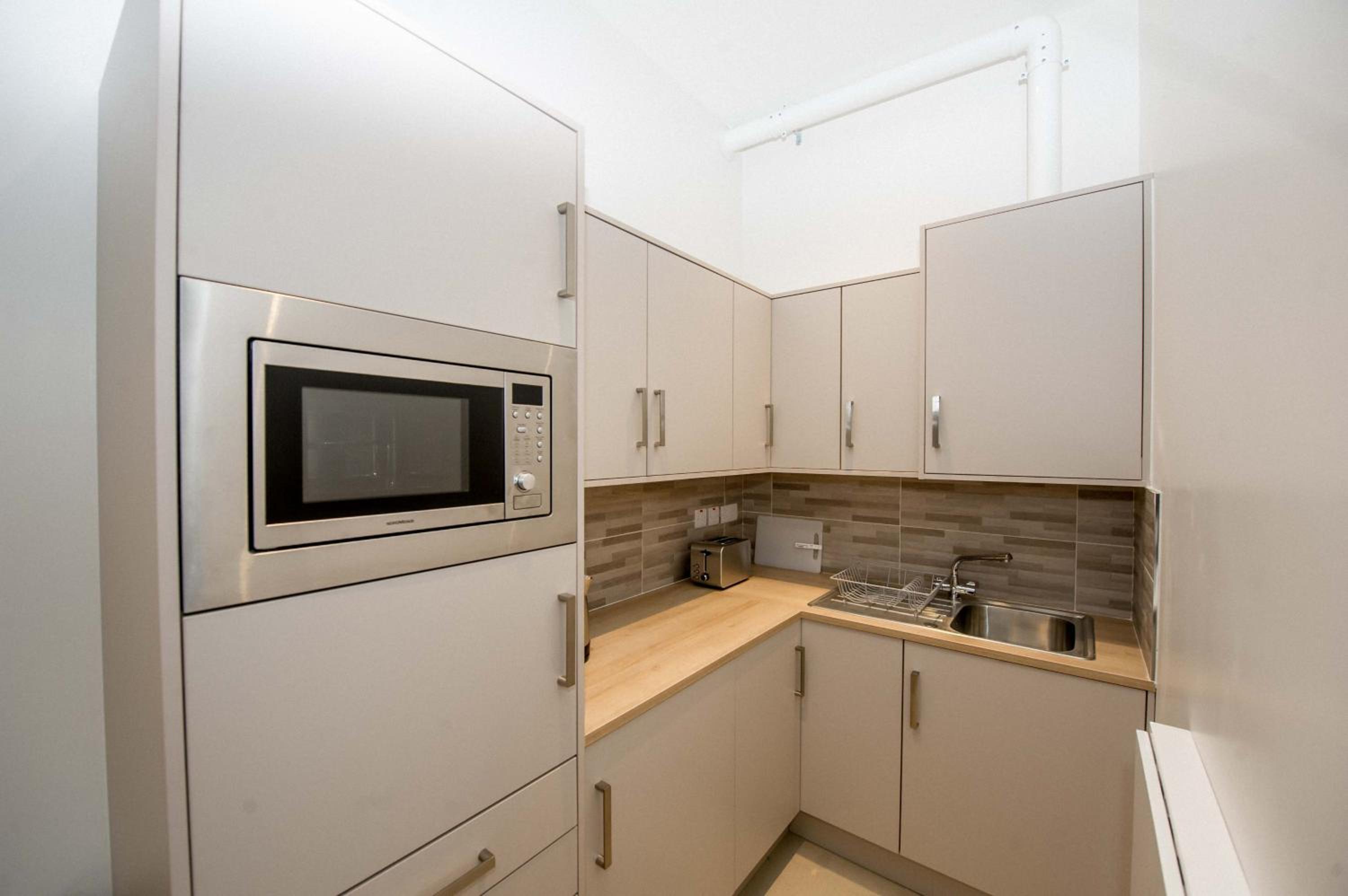 Deluxe Suite - Photo 19