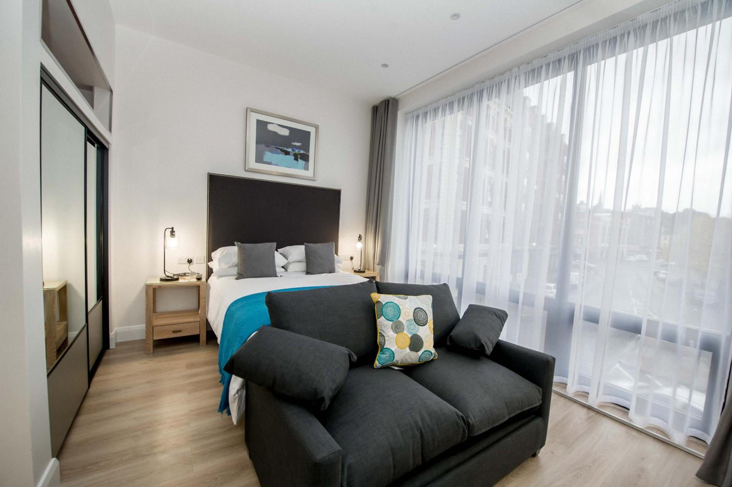 Deluxe Suite - Photo 13