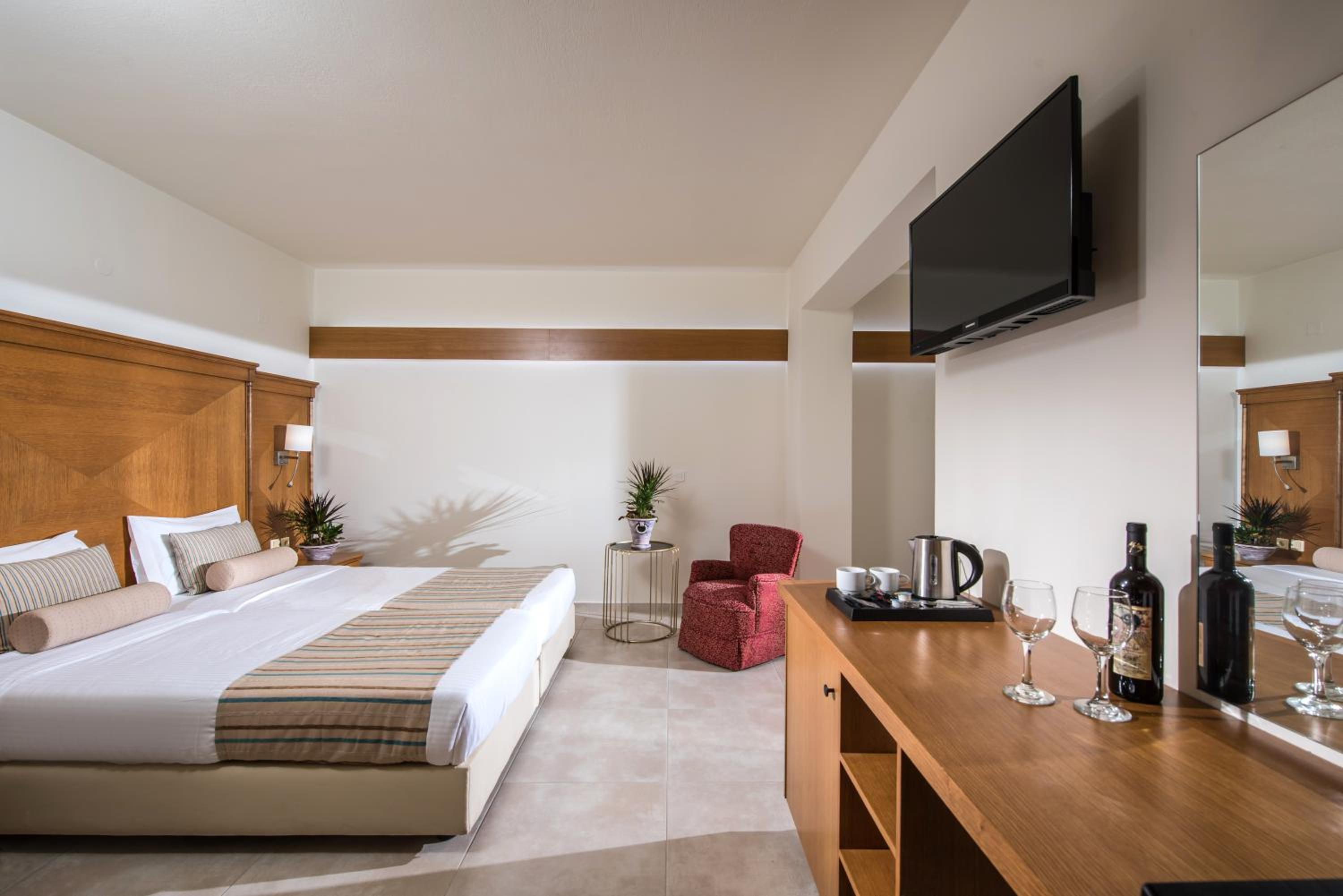 Suite with Private Hot Tub photo 1