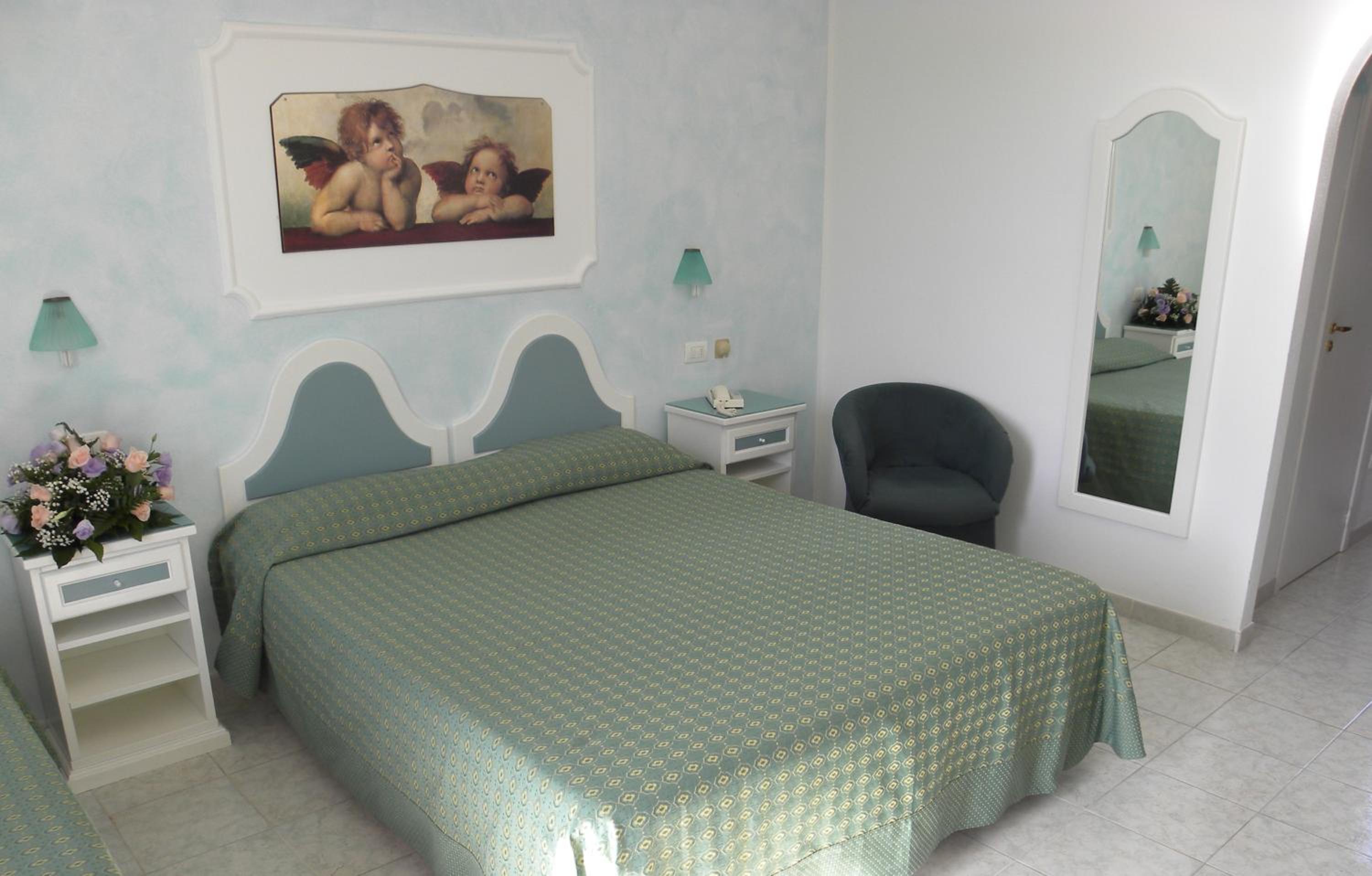 Standard Double or Twin Room - Photo 5