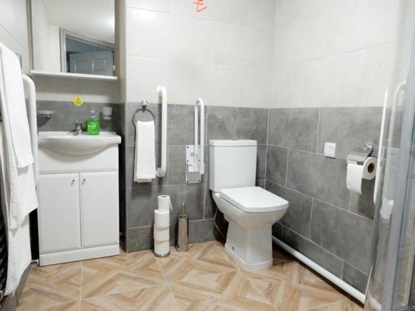 Deluxe Double Room with Shower