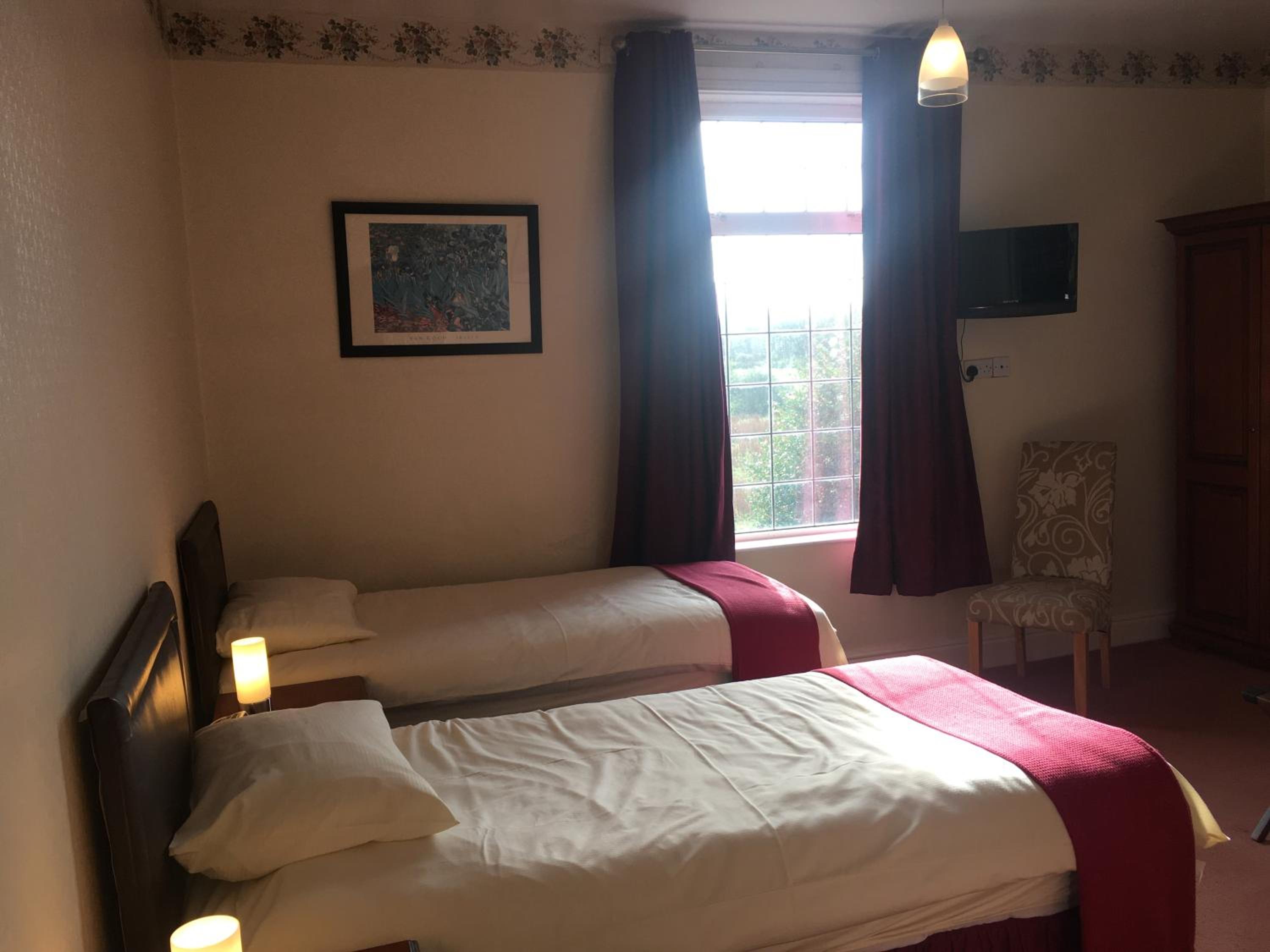 Twin Room - Photo 1