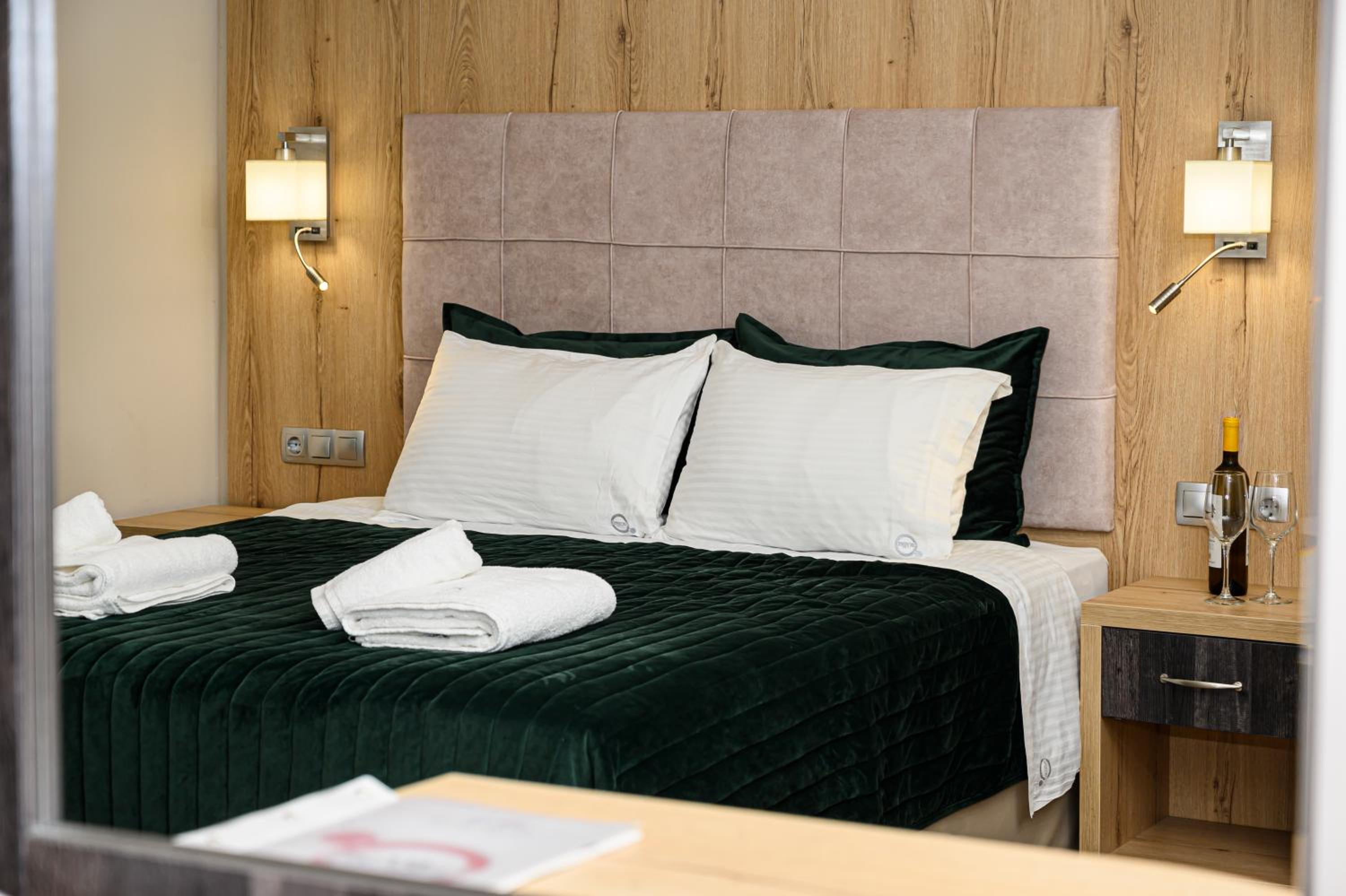 Deluxe Triple Room - Photo 6