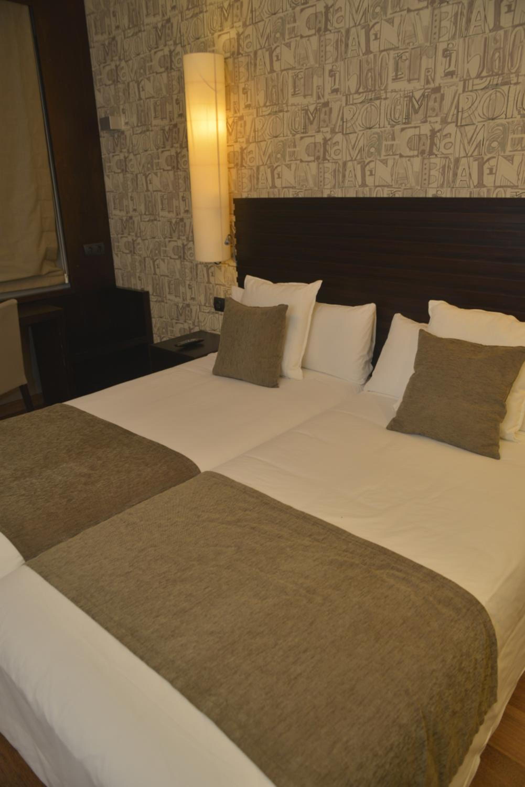 Twin Room - Photo 5