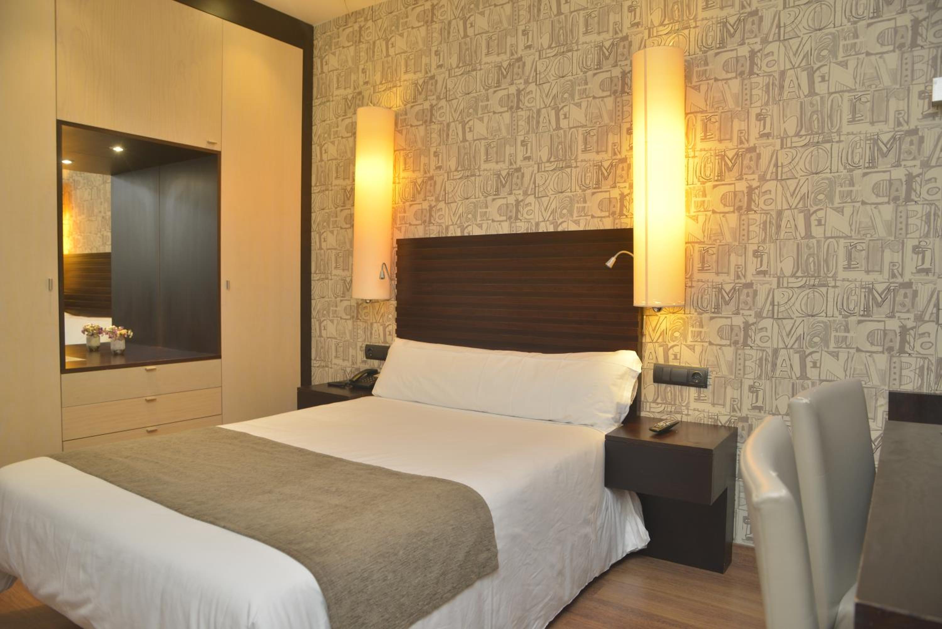 Double Room - Photo 9