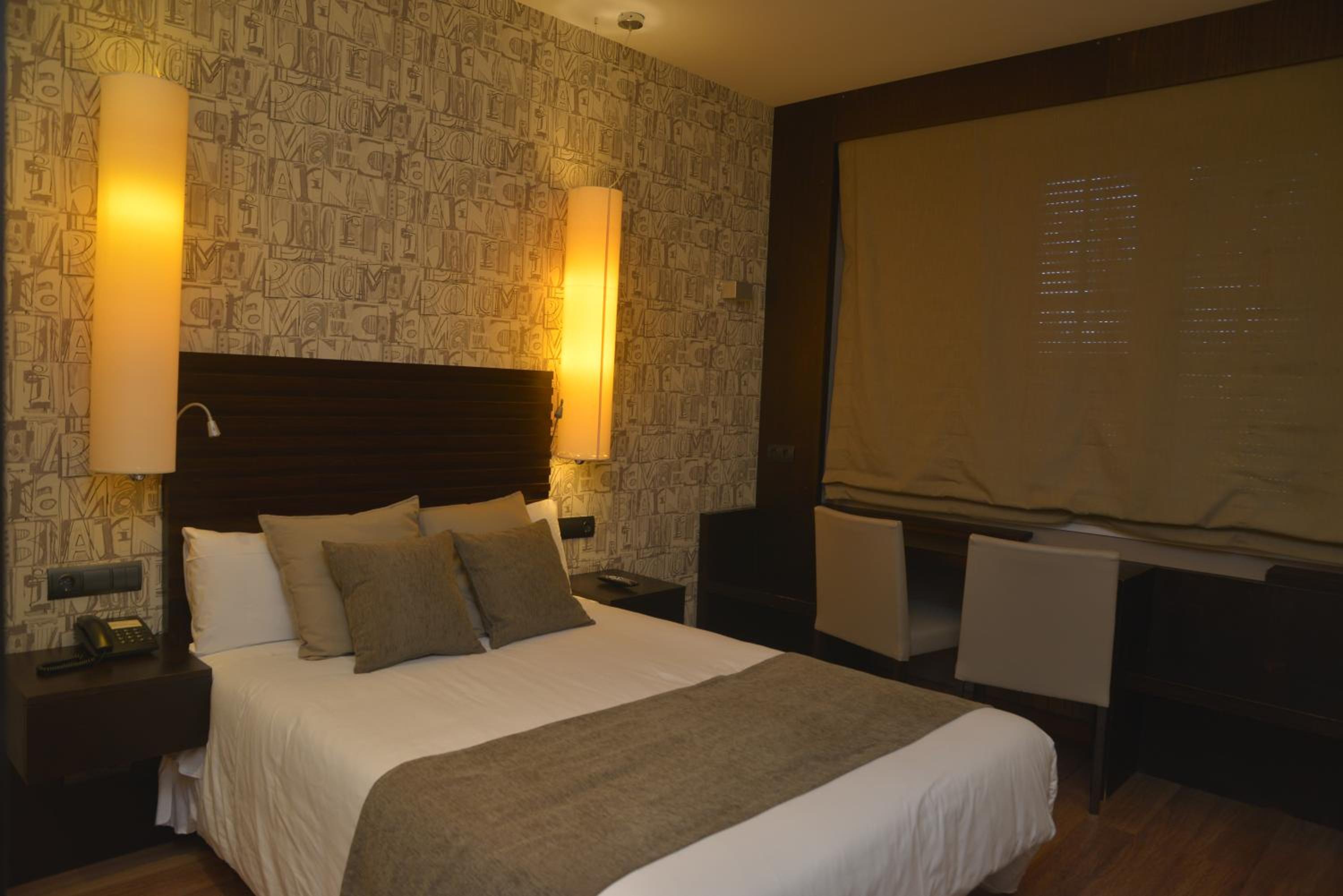Double Room - Photo 8