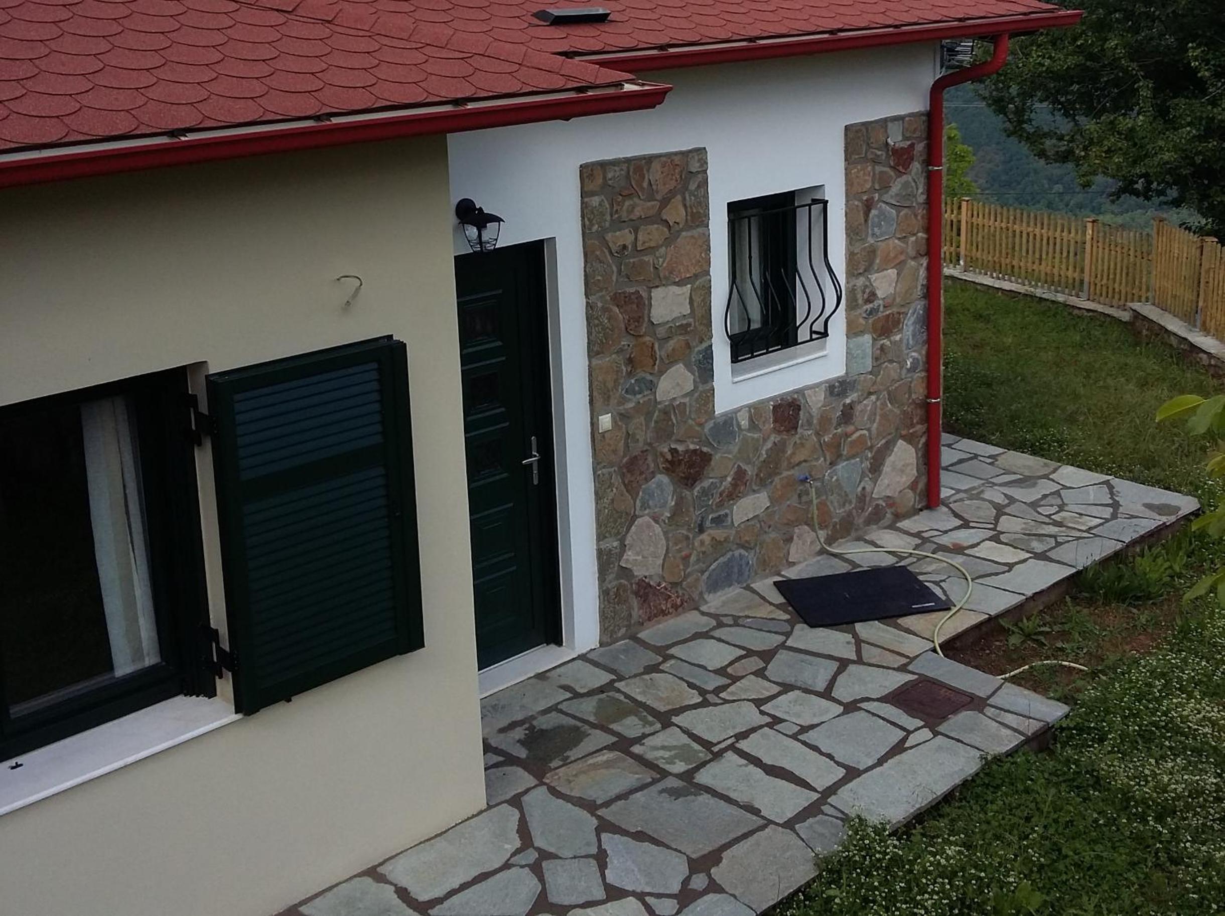 Two-Bedroom House - Photo 11