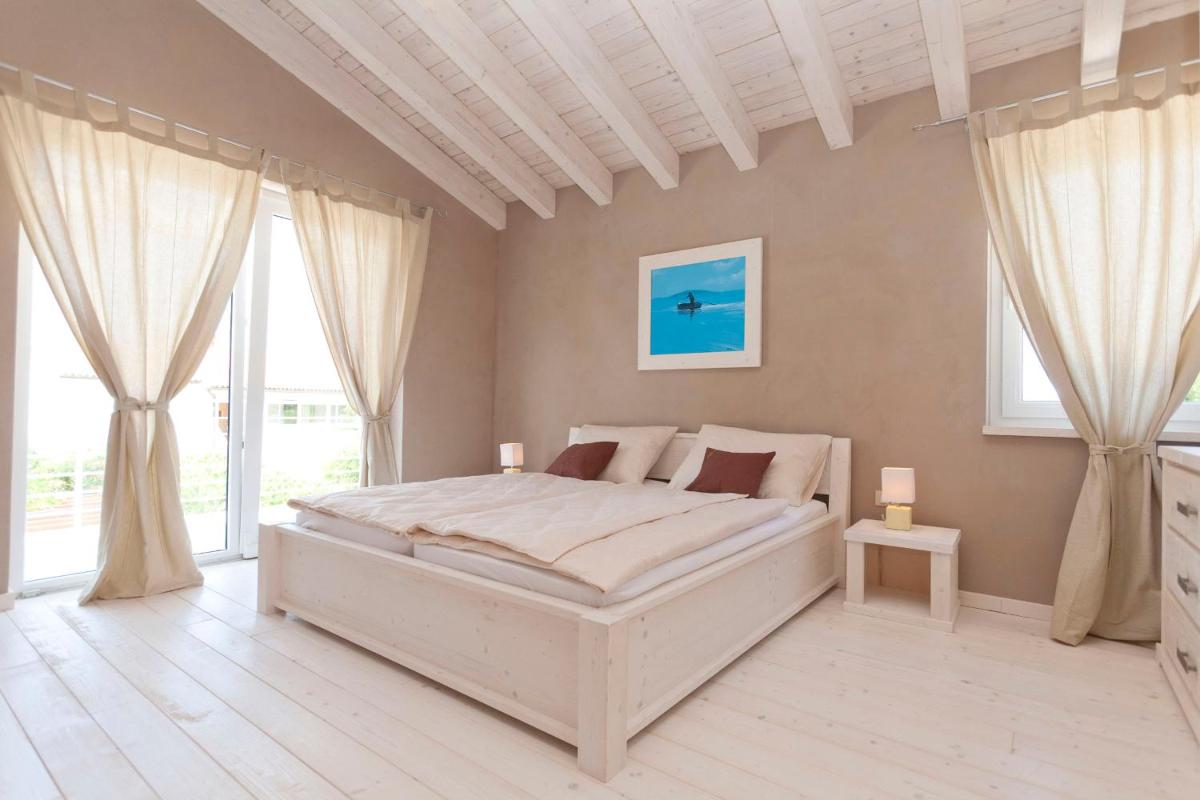 Villa with Private Pool photo 3