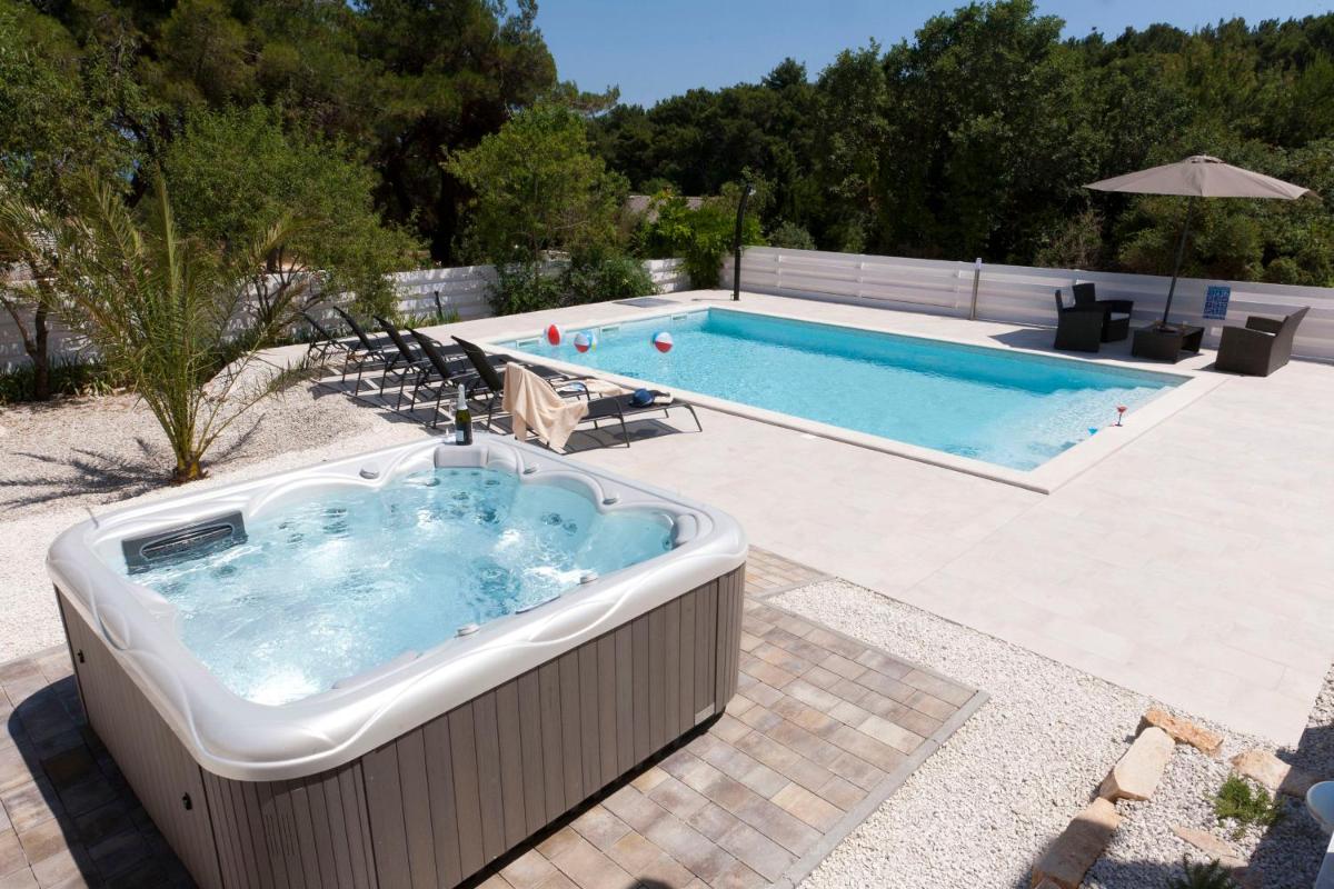 Villa with Private Pool photo 1