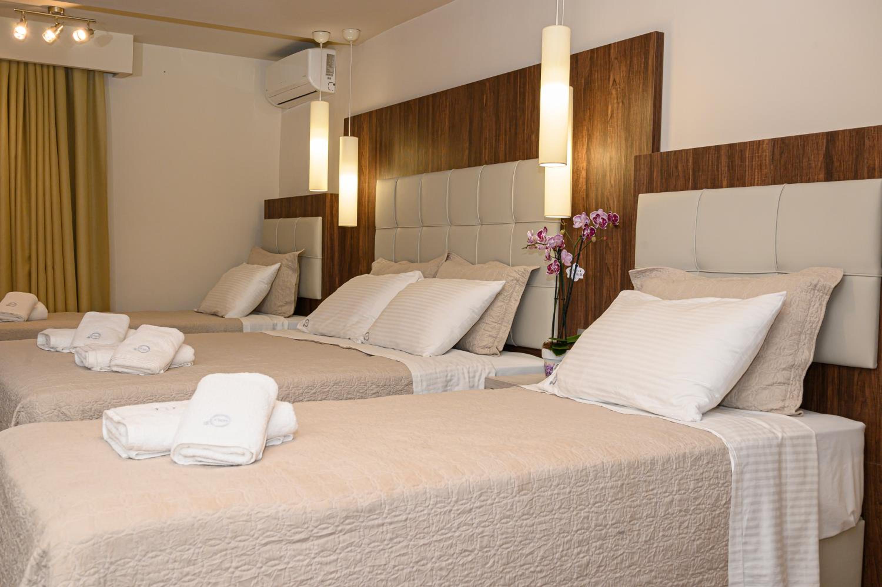 Premium Quadruple Room - Photo 2