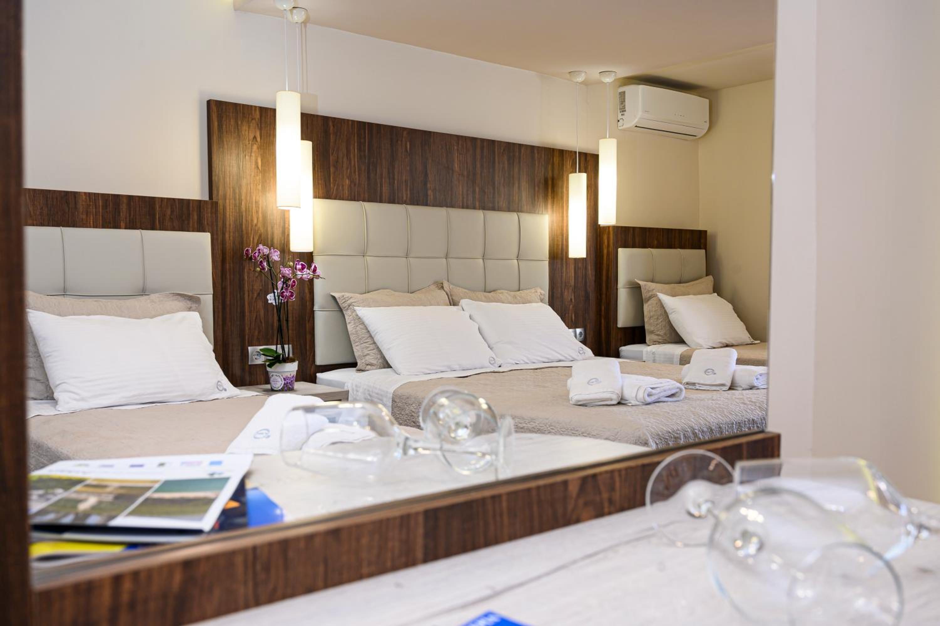 Premium Quadruple Room - Photo 4