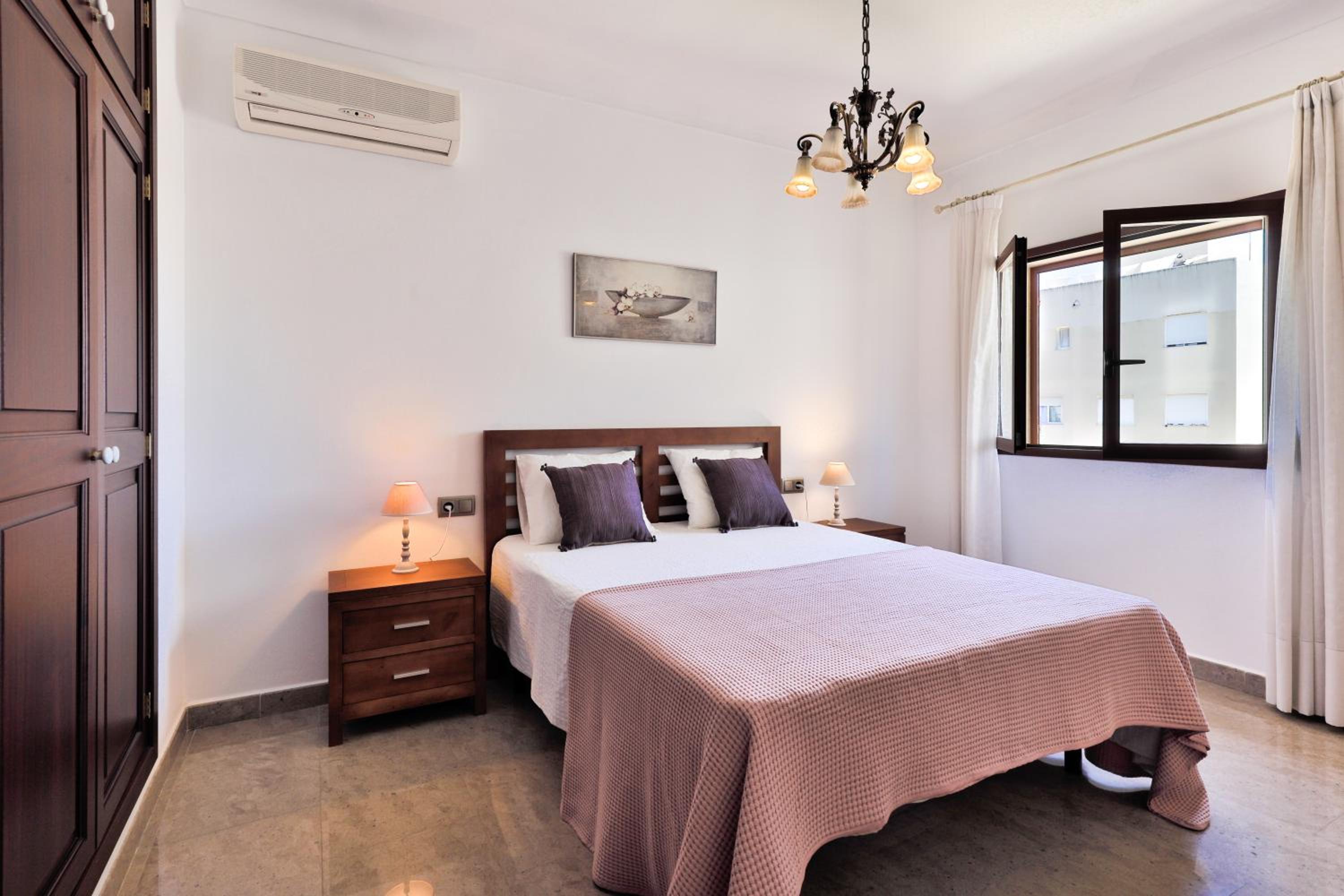 Three-Bedroom House photo 3