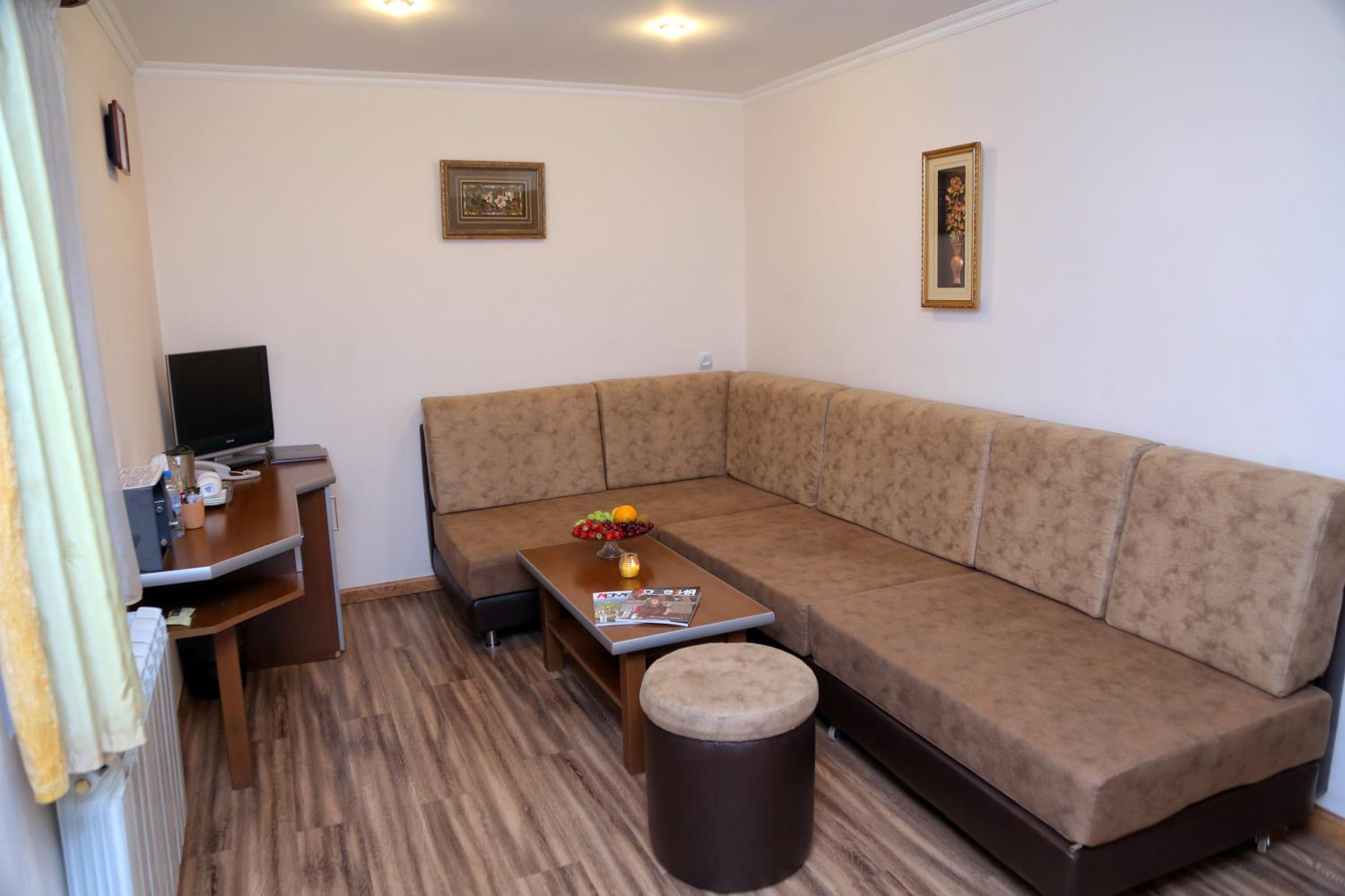 Deluxe Double Room photo 3