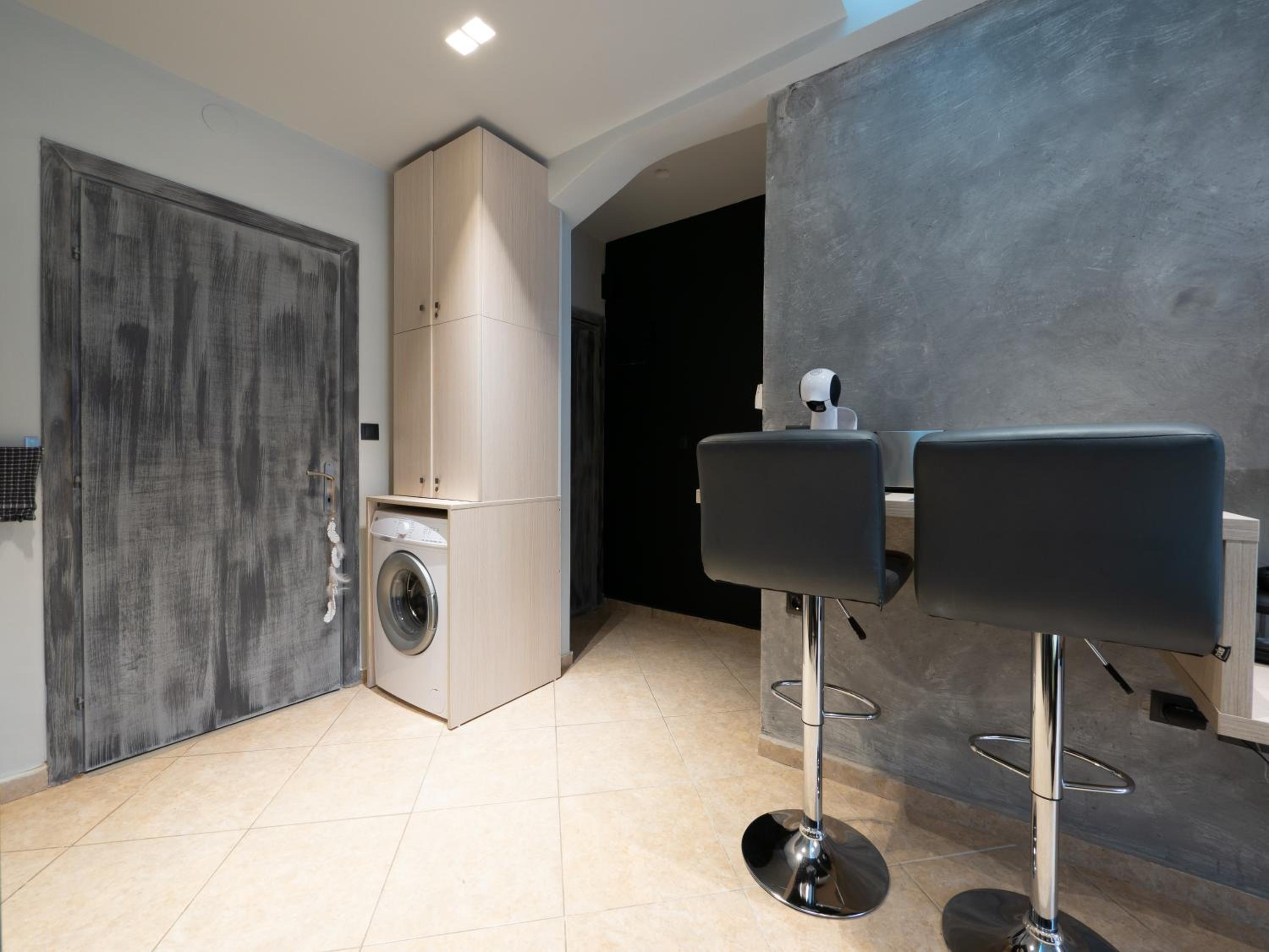 One-Bedroom Apartment - Photo 5