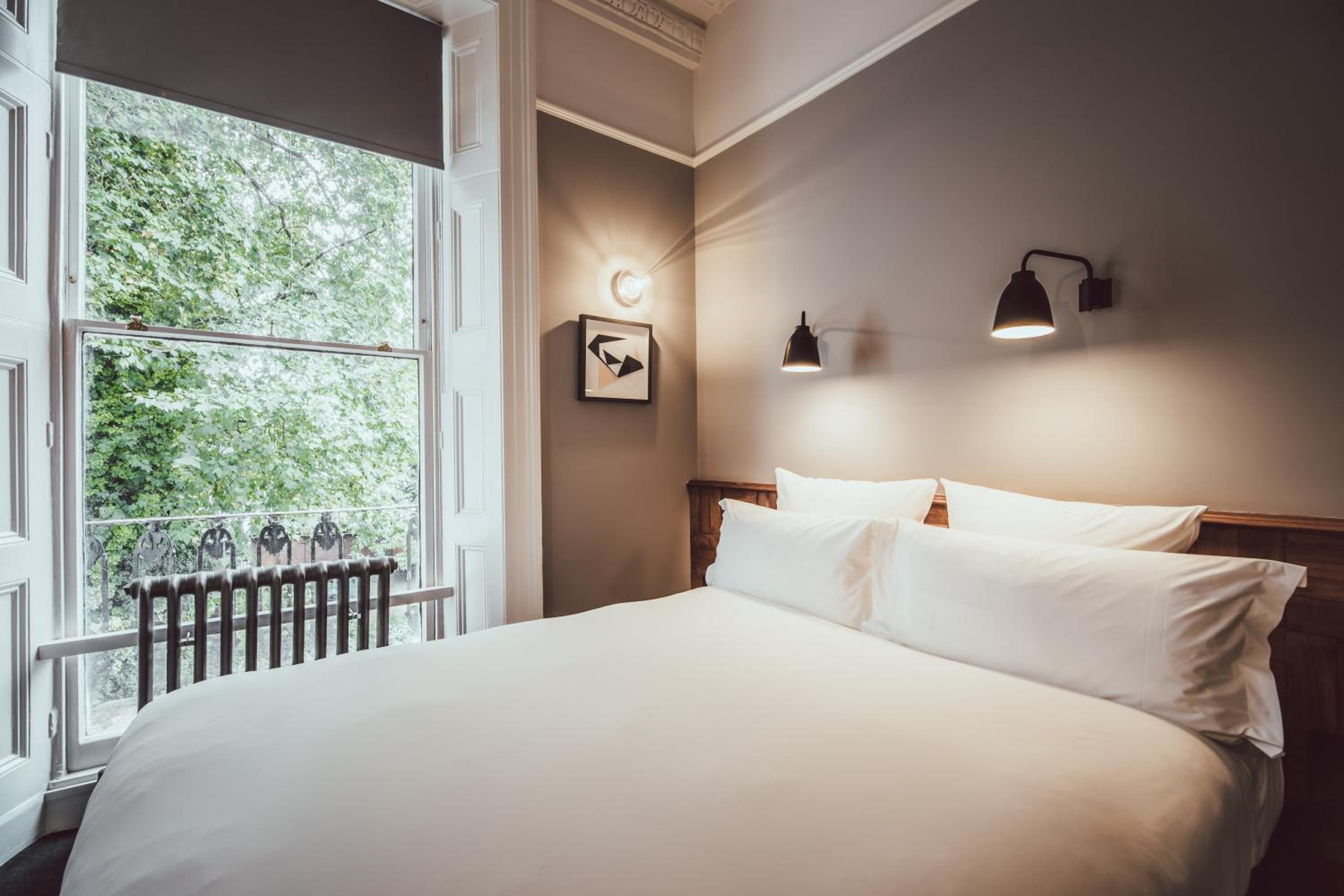 Snug Double Room photo 1