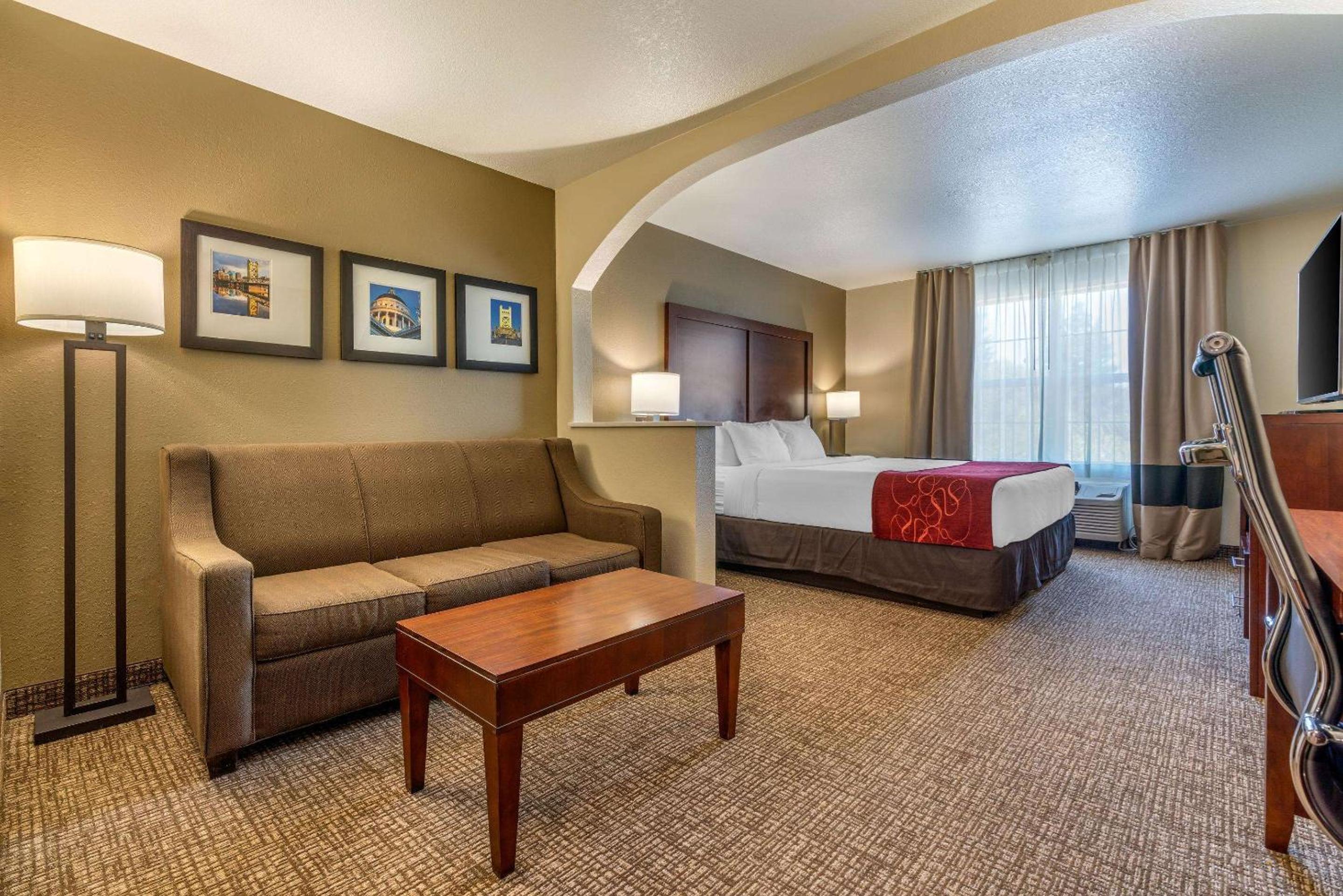 King Suite with Sofa Bed and Partial Divider - Non-Smoking - Photo 1