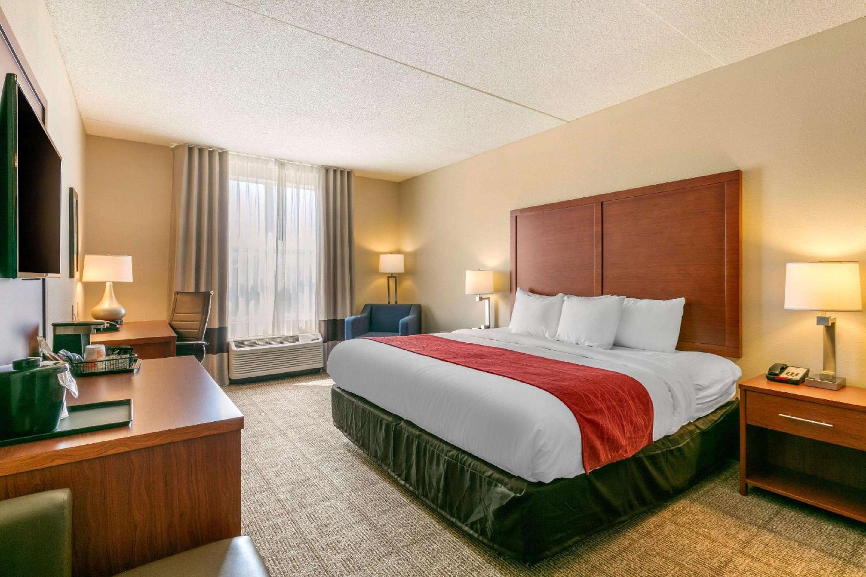 King Room - Accessible/Non-Smoking - Photo 1